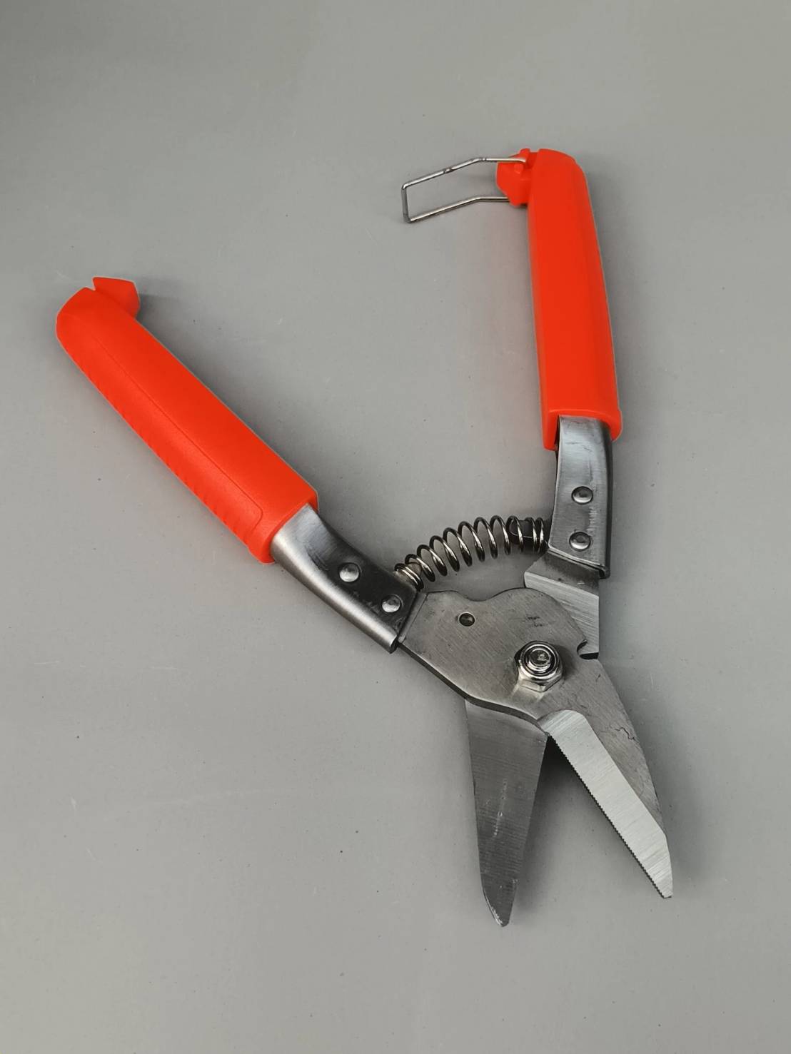 กรรไกรตัดทีบาร์ 8" Eagle One