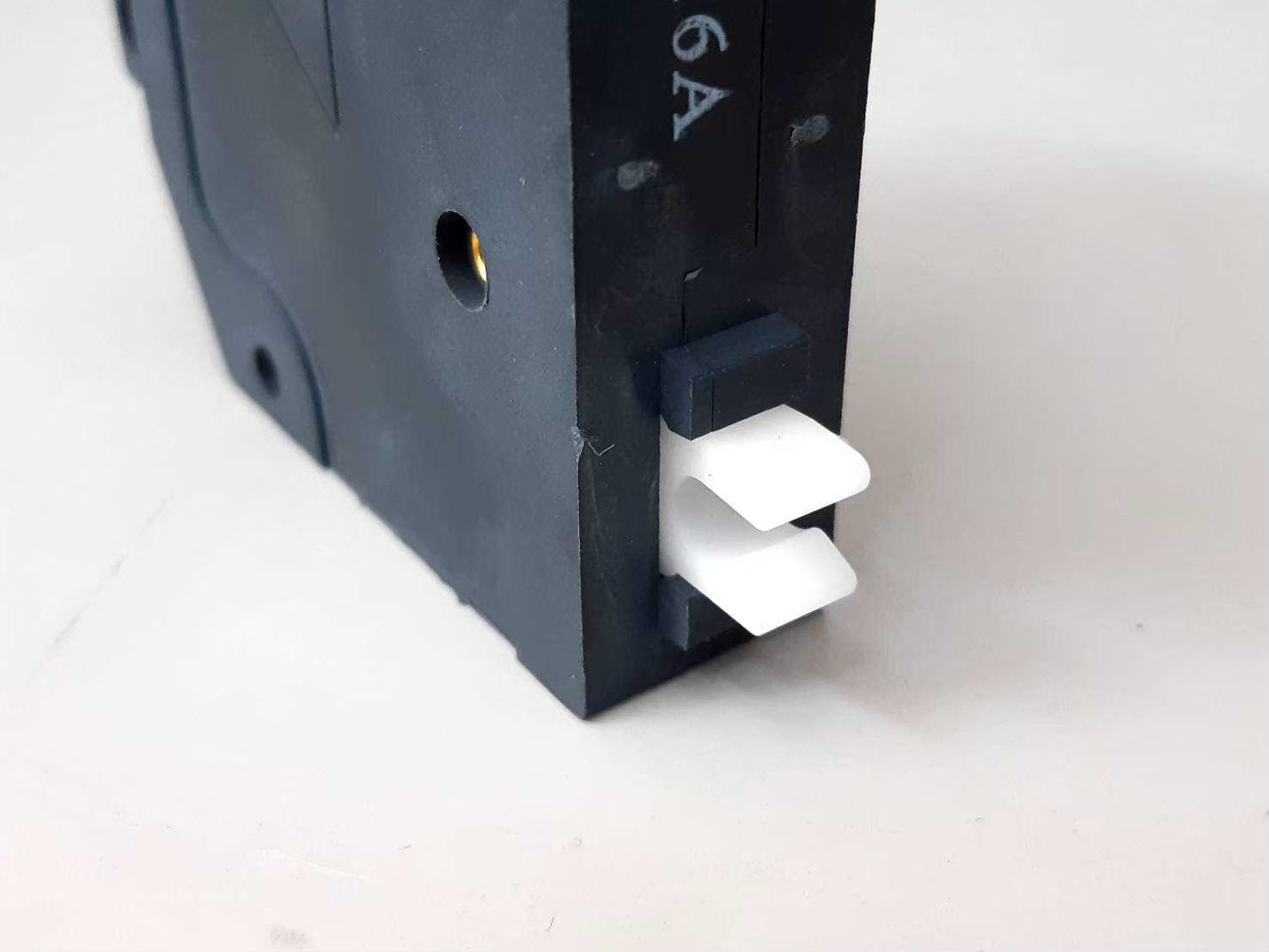 ลูกย่อย (เบรคเกอร์ย่อย) ช้าง