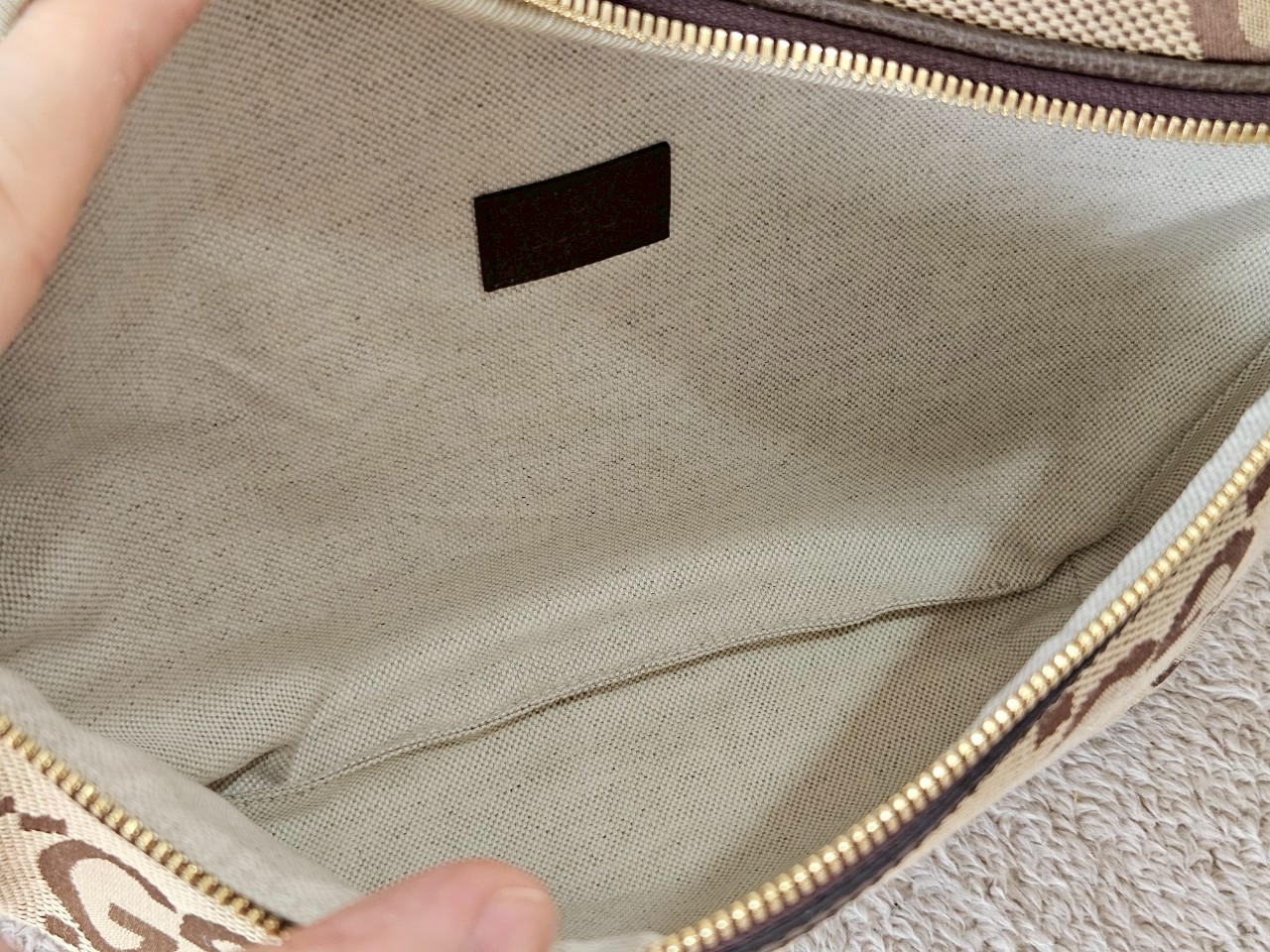 Gucci Jumbo GG Beltbag