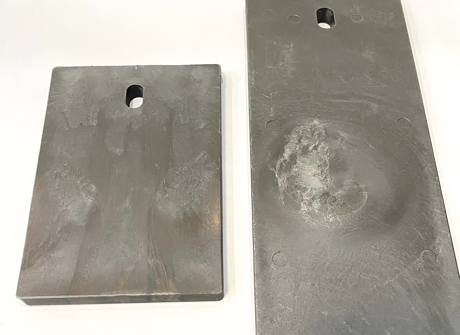 แผ่นรองมิเตอร์ไฟฟ้า พลาสติก สีดำ