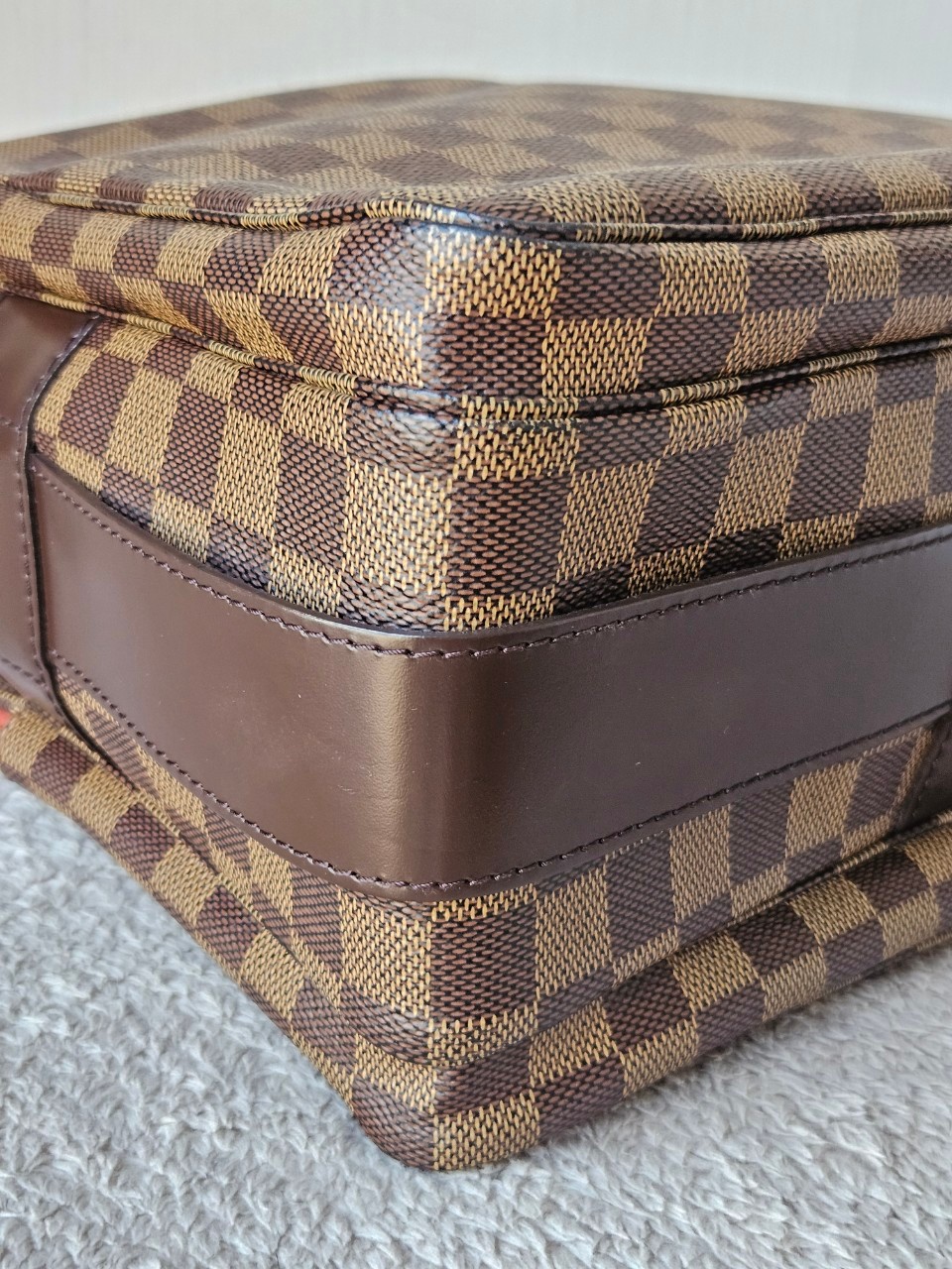 LV Naviglio Damier dc04