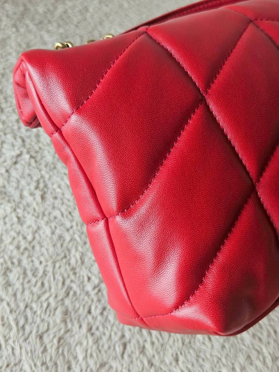 YSL Toy Puffer Mini Bag สีแดง