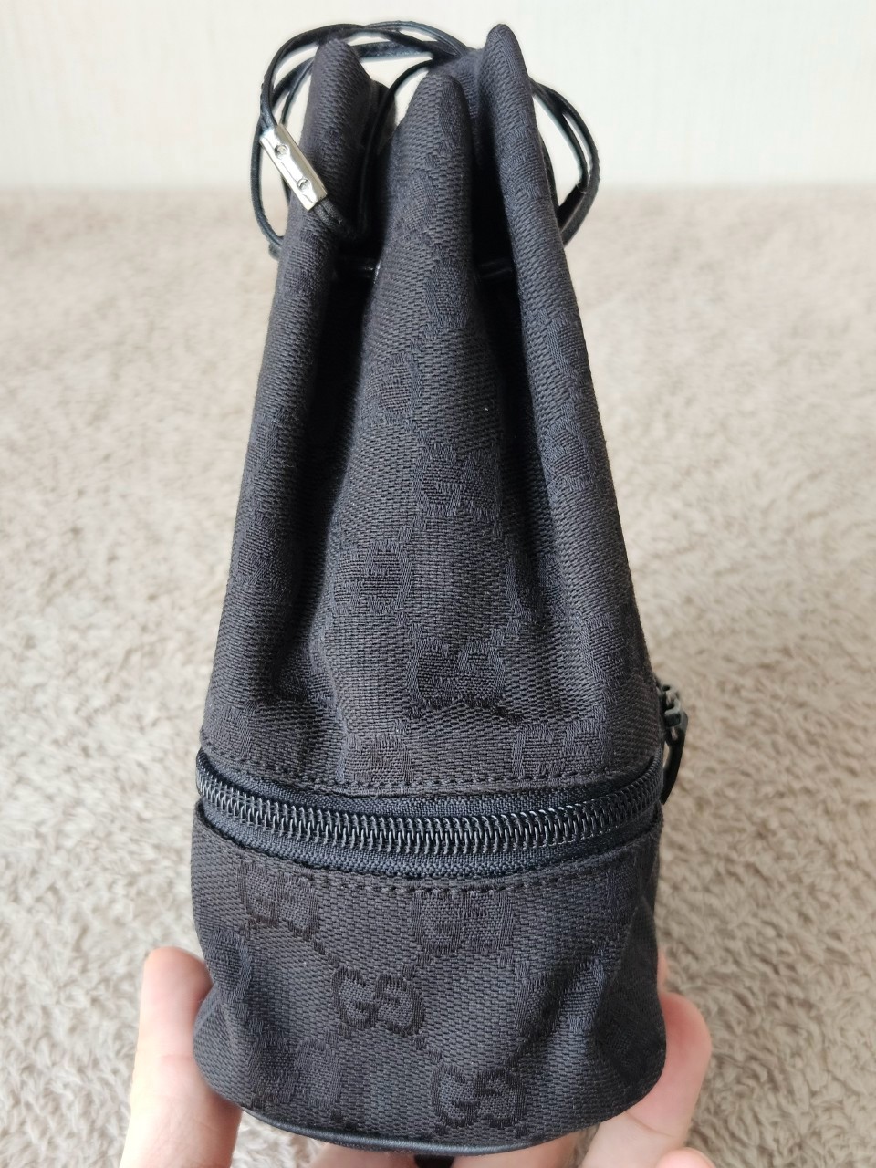 Gucci GG Canvas Pouch Black 6x8นิ้ว