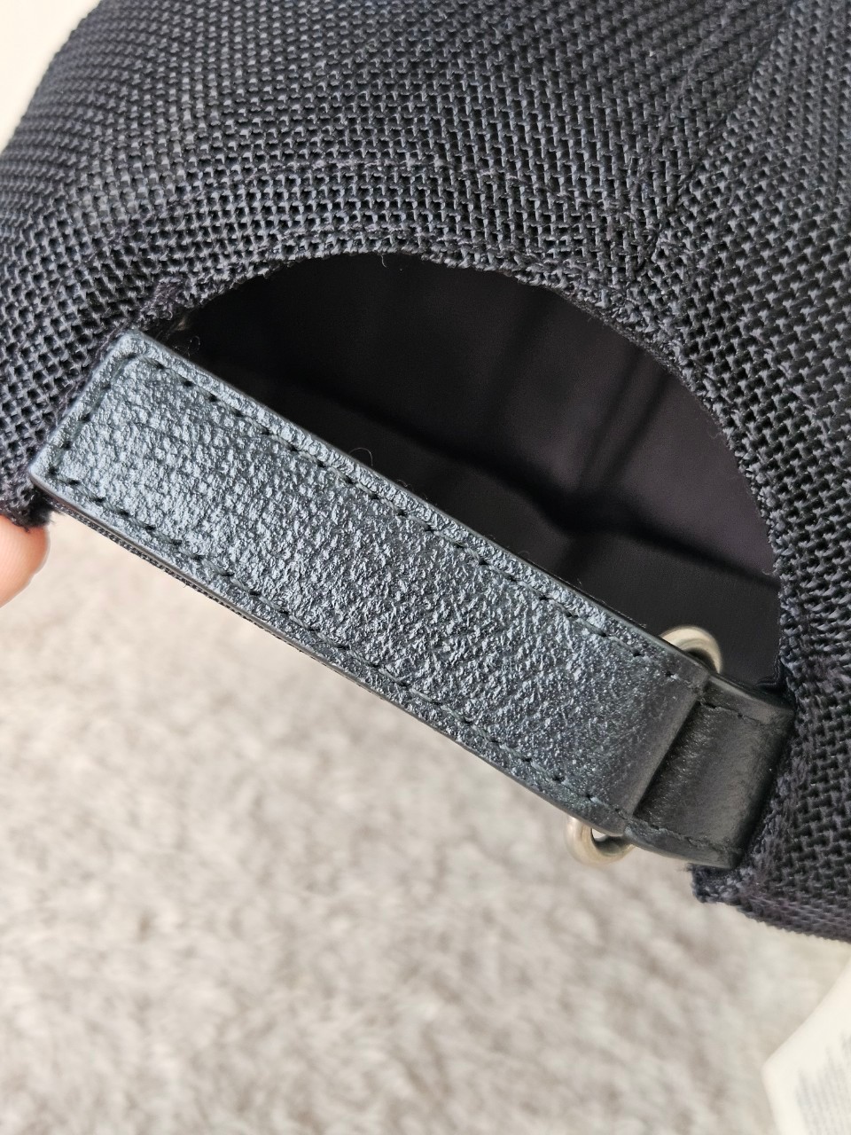 Gucci Black Baseball Red Embroidered Logo Cap size M