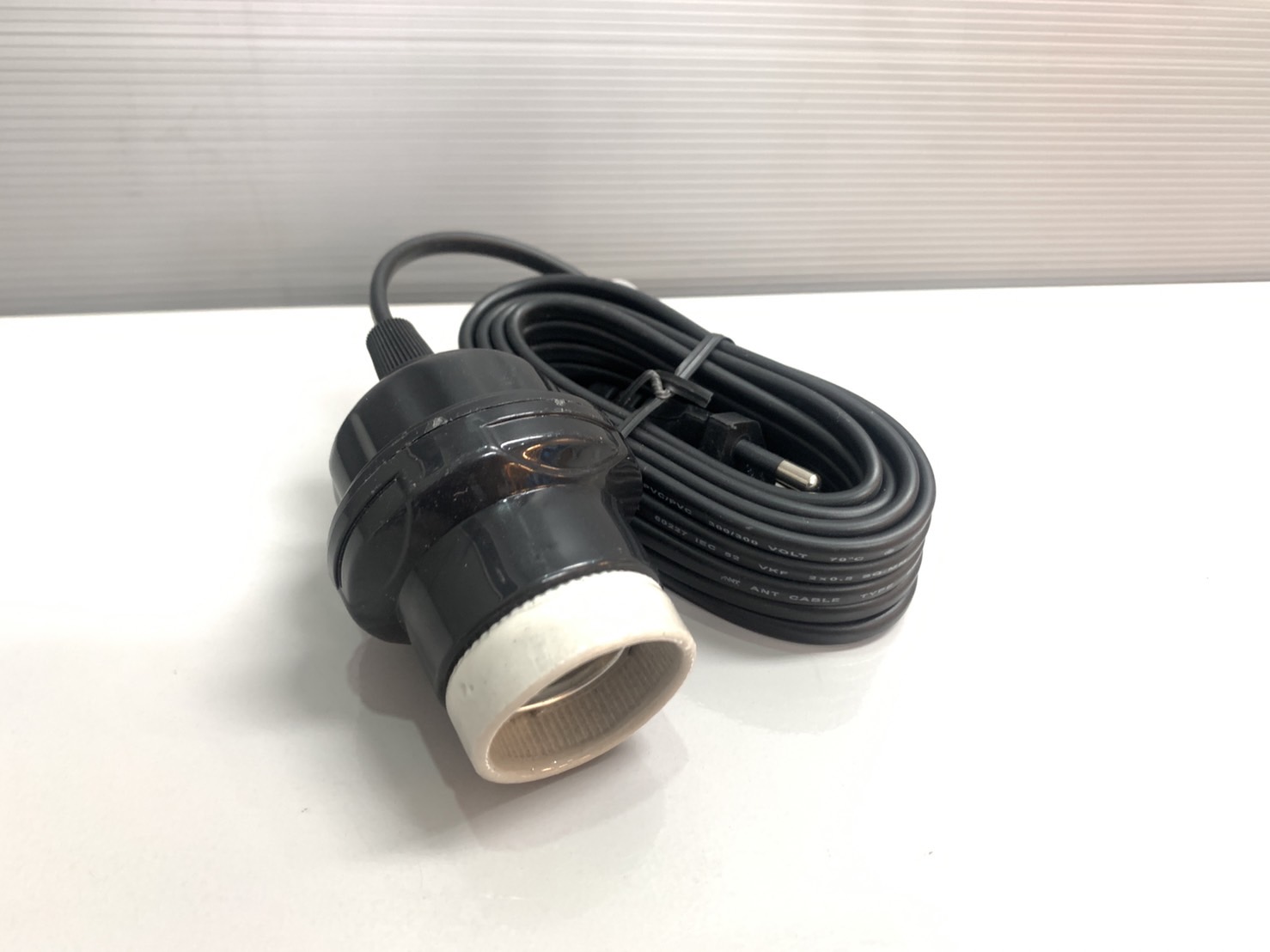 ขั้วห้อยเกลียวกระเบื้อง+ปลั๊ก+สาย