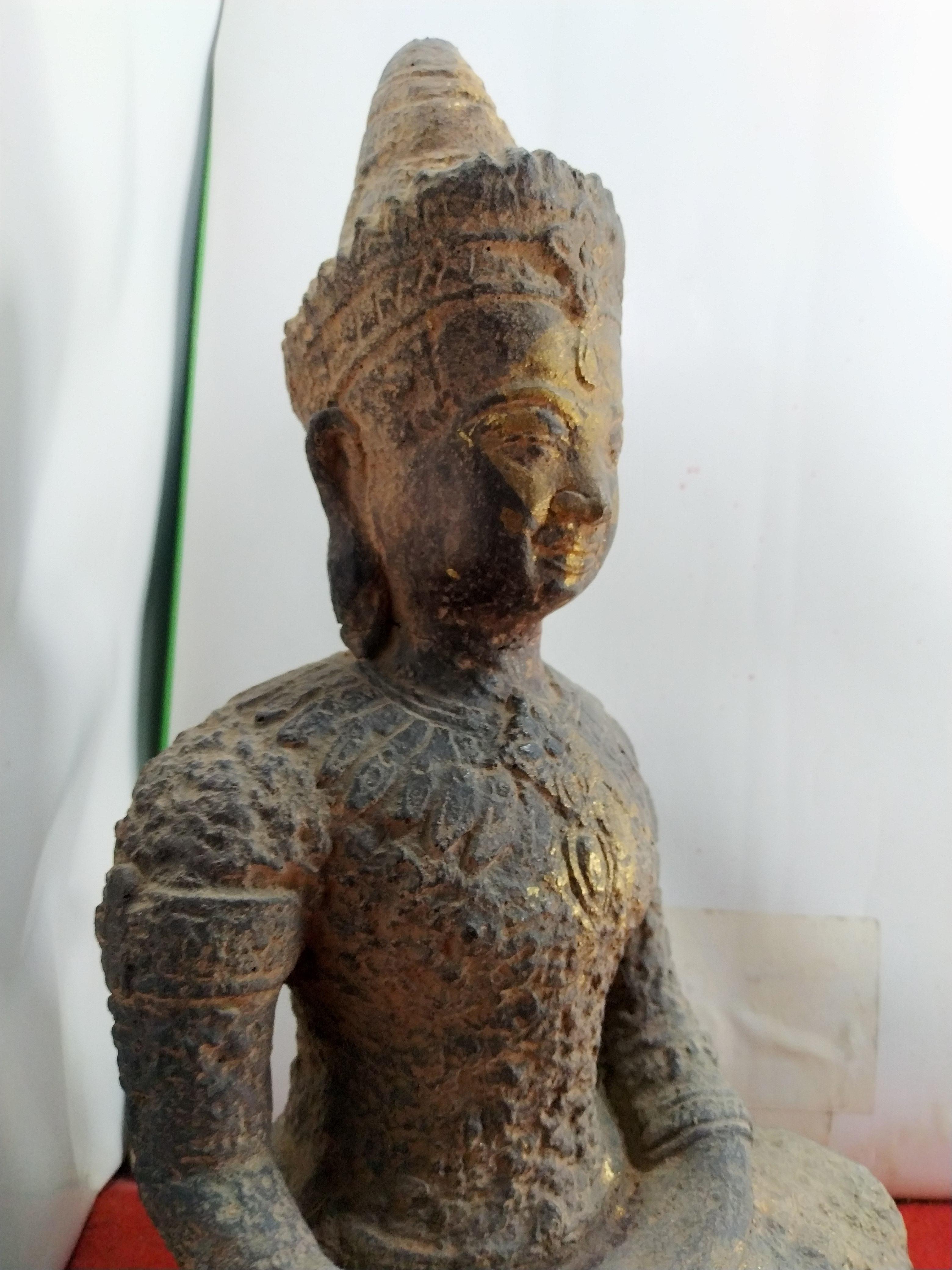 พระลพบุรี หน้าตัก8นิ้ว ปางสมาธิ ้เนื้อศิลา