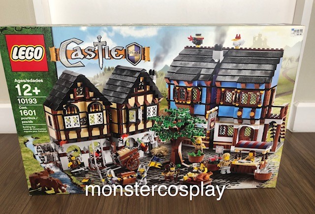 LEGO CASTLE 10193 : Medieval Market Village