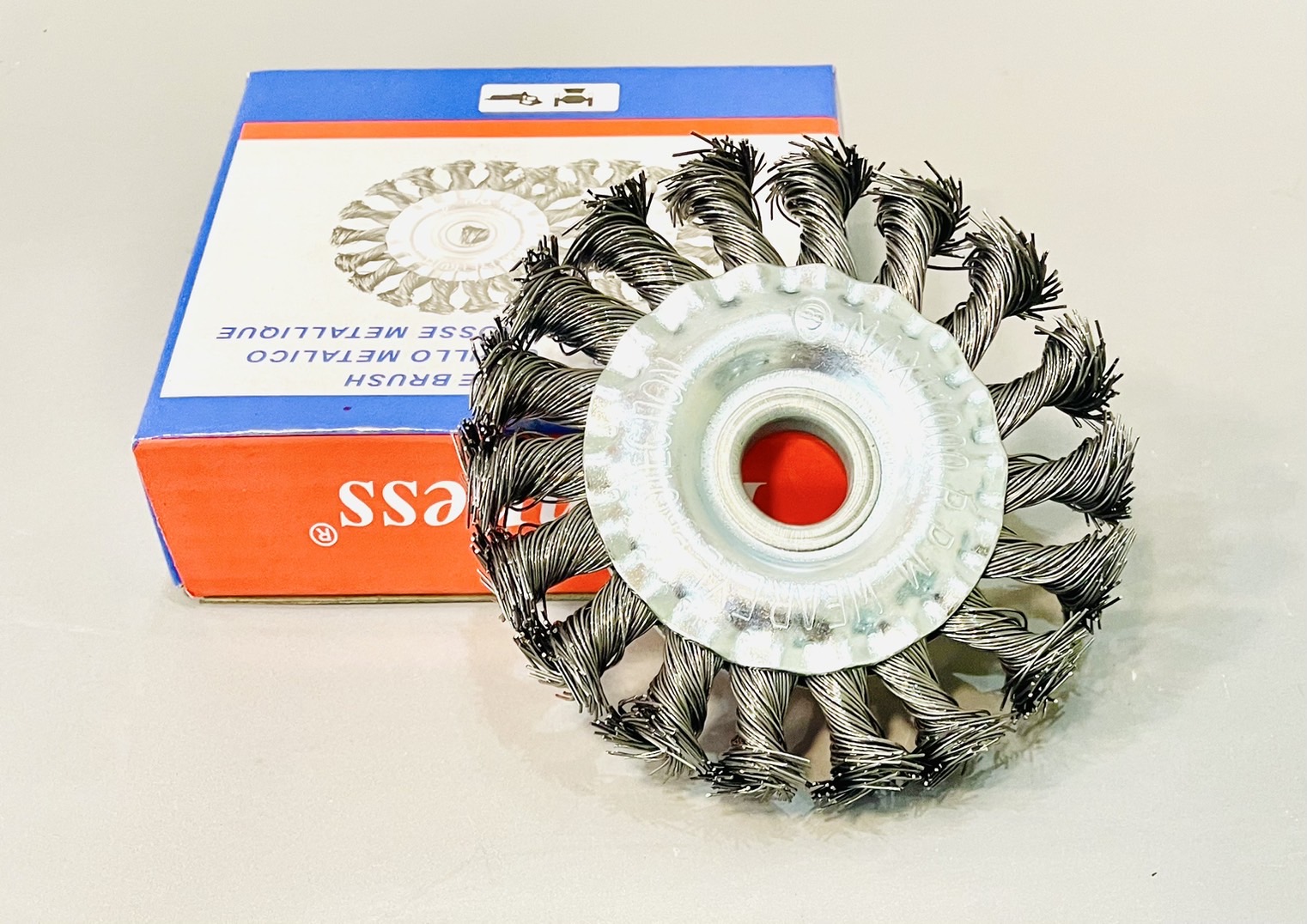 แปรงลวดกลมแบนถักเปีย 4" Keeness