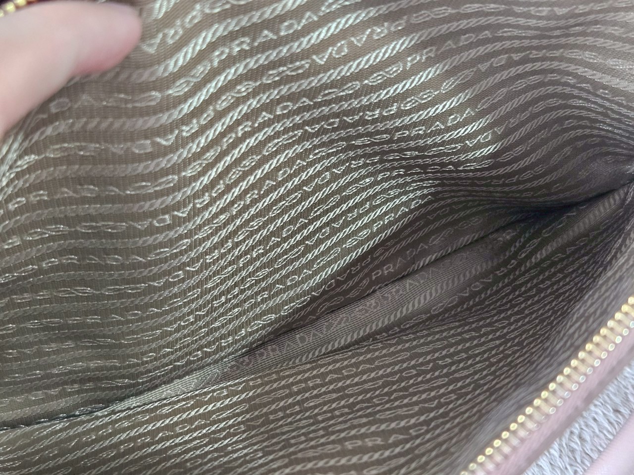 Prada Saffiano 35 Cameo