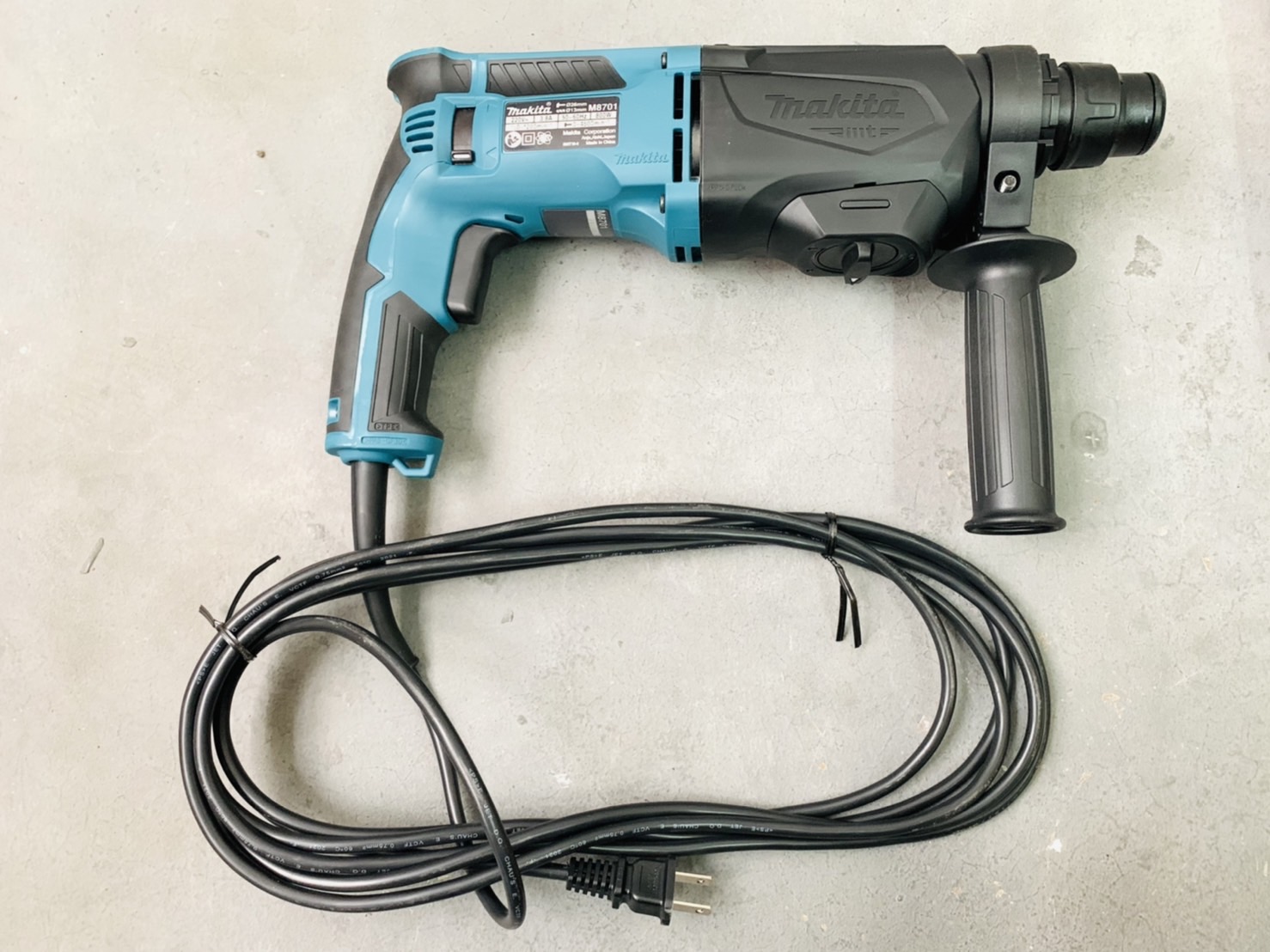 สว่านโรตารี่ 3ระบบ Makita M8701B-26