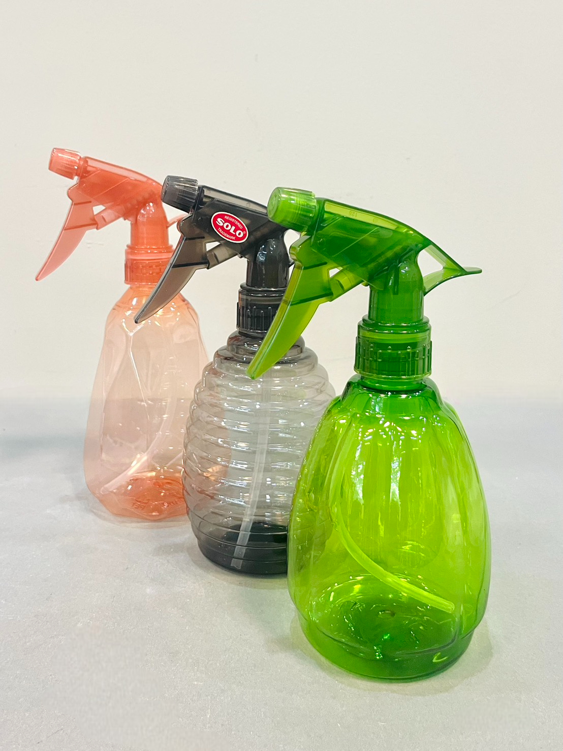 กระบอกฉีดน้ำ 500cc สีใส คละสี คละแบบ Solo