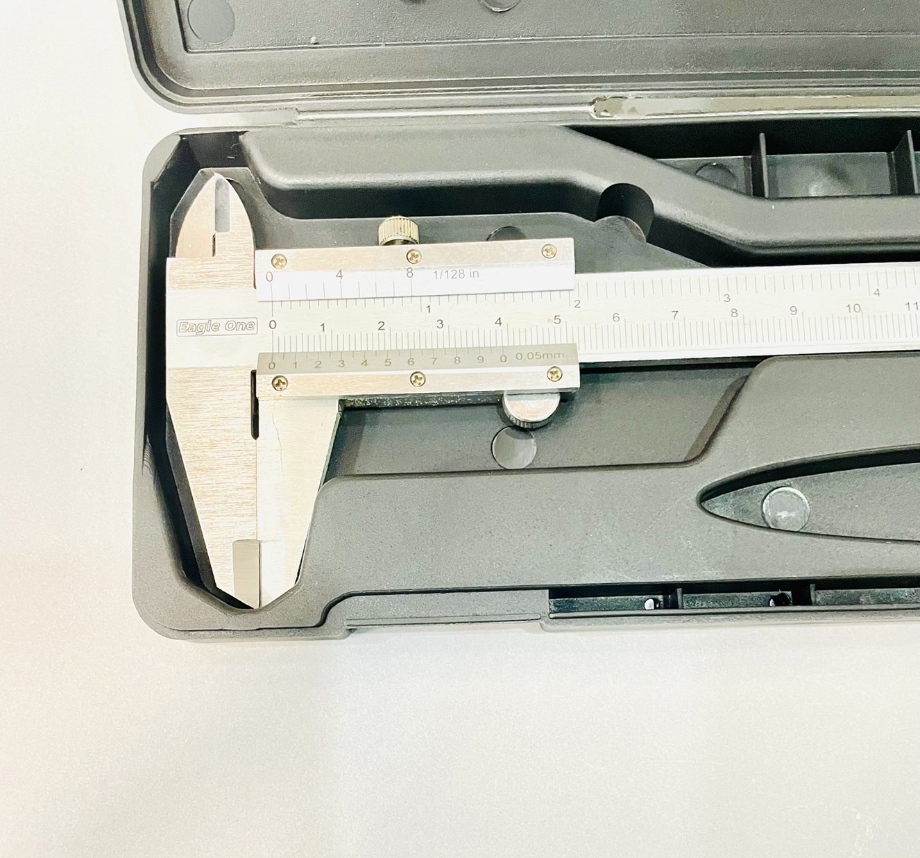 เวอร์เนียแบ่งร้อย 6" รุ่นกล่อง EagleOne