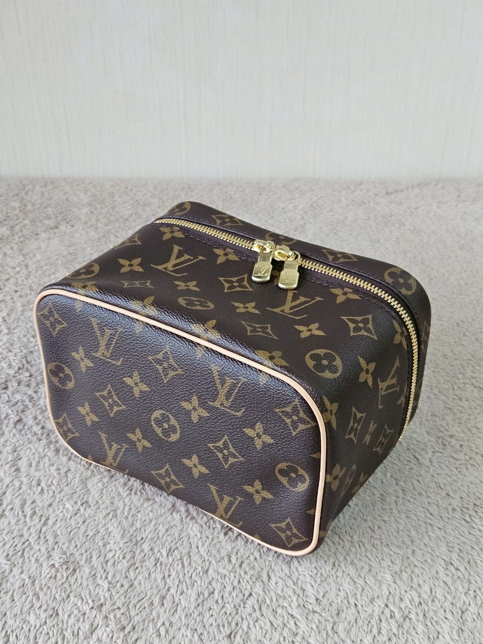 LV Nice Mini Microchip