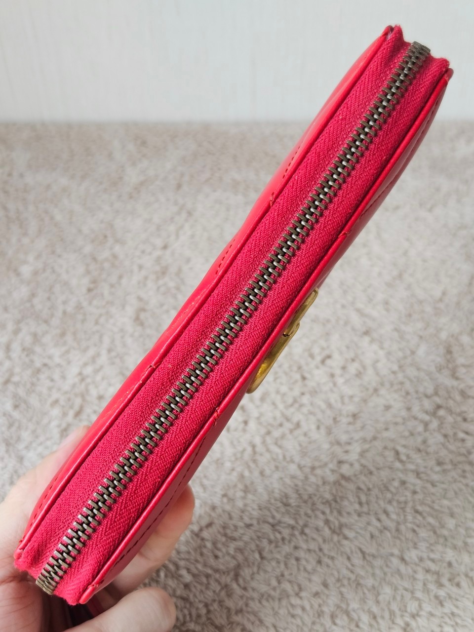 Gucci Marmont Zip Around Wallet สีแดง