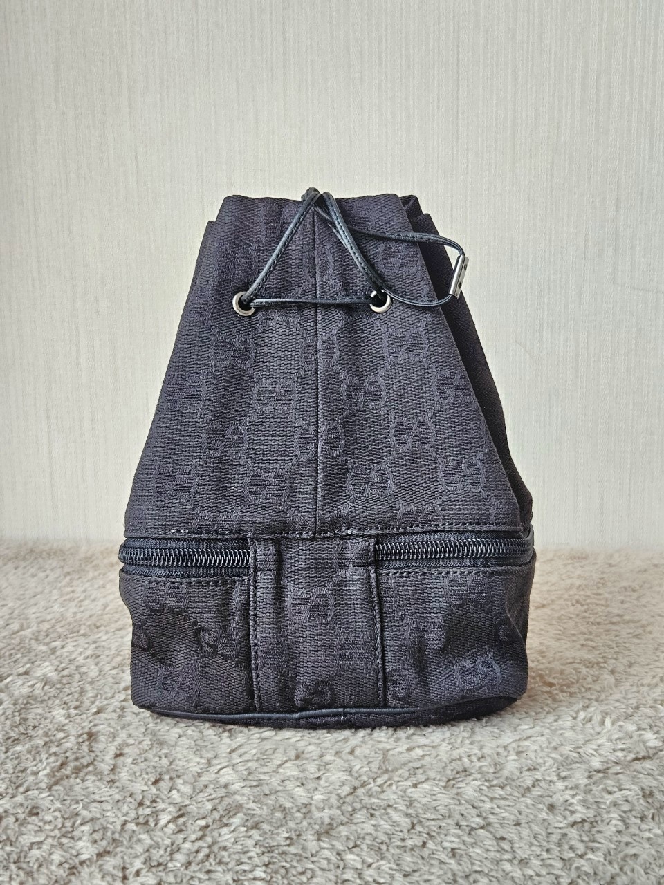 Gucci GG Canvas Pouch Black 6x8นิ้ว