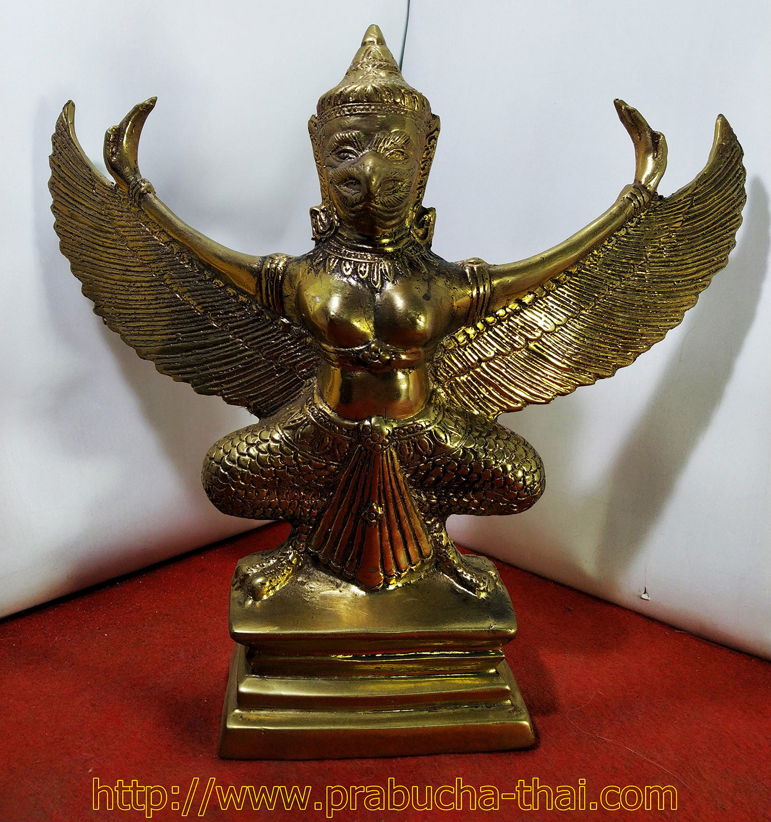 พญาครุฑ เนื้อโลหะทองเหลืองขัดเงา งดงามมาก