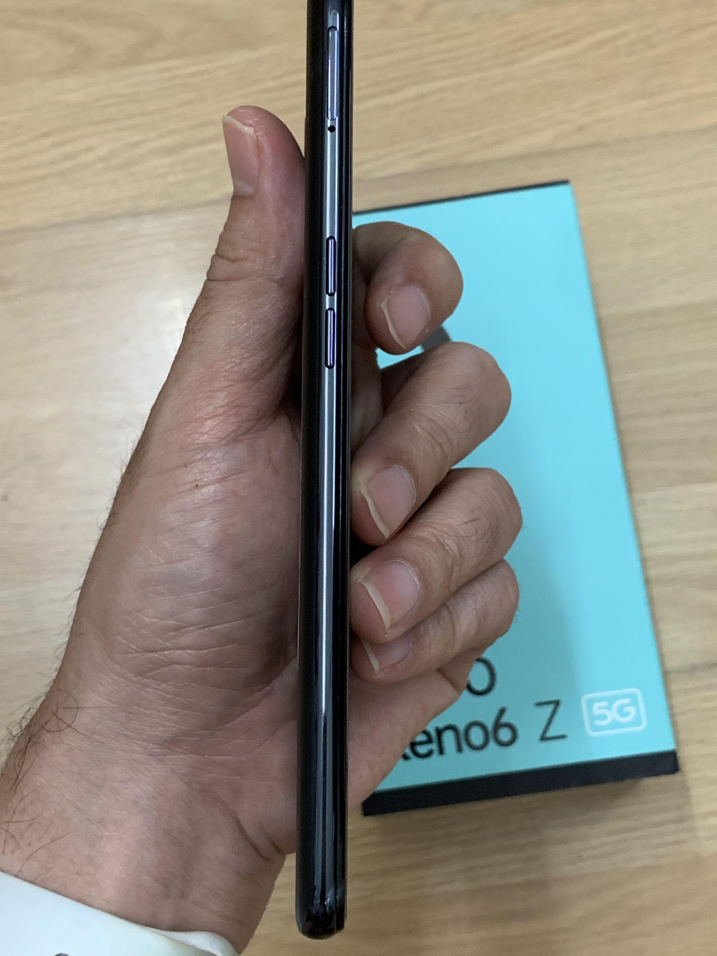 **มือสอง** Oppo Reno6 5G สีดำ สภาพ 100% ยังไม่ผ่านการใช้งาน ประกันศูนย์11เดือน