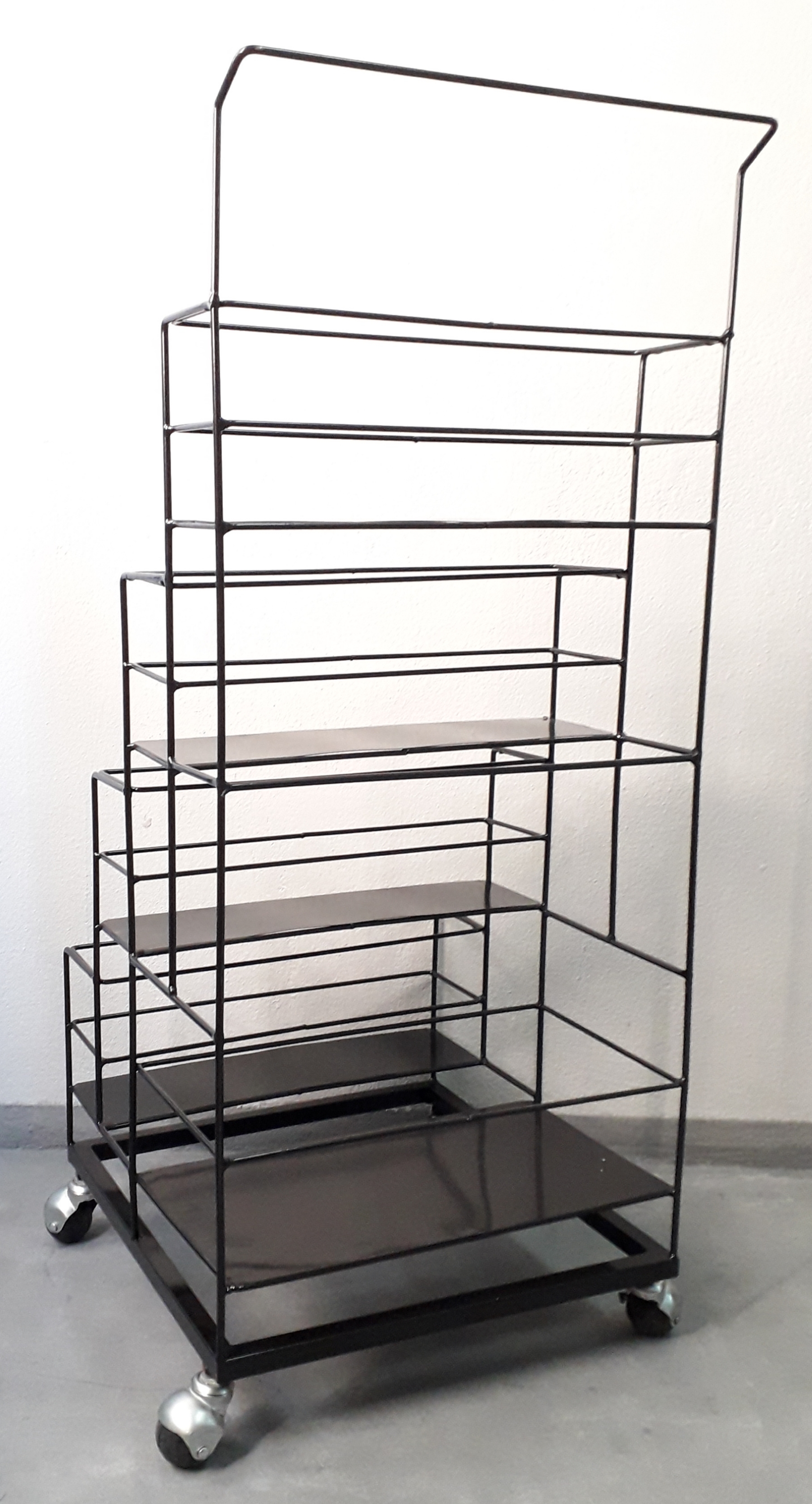 ชั้นวางขวด วางสีสเปรย์