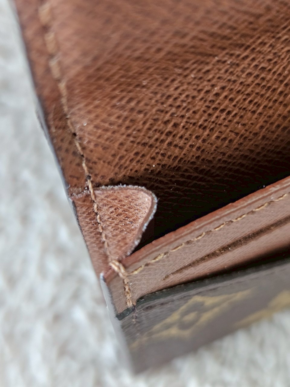 LV Envelope Carte De Visite Microchip