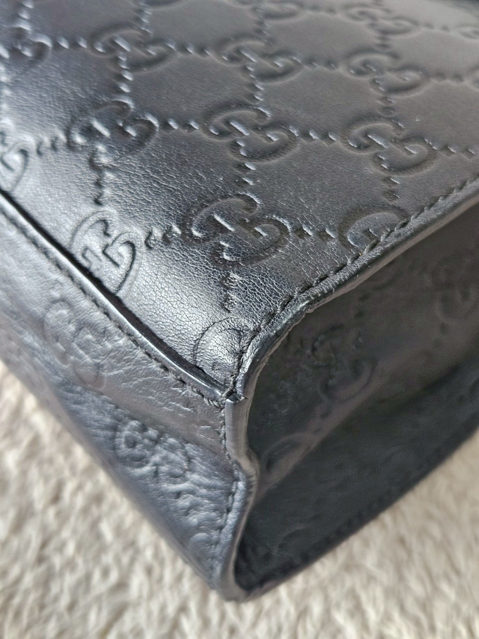 Gucci 295402 Emily Guccissima Medium