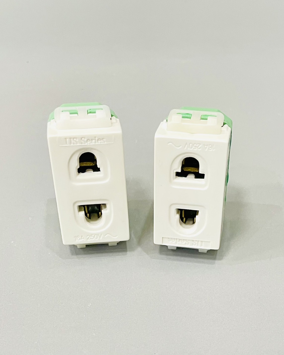 ปลั๊กฝัง รุ่นใหม่ YL1091K/US series