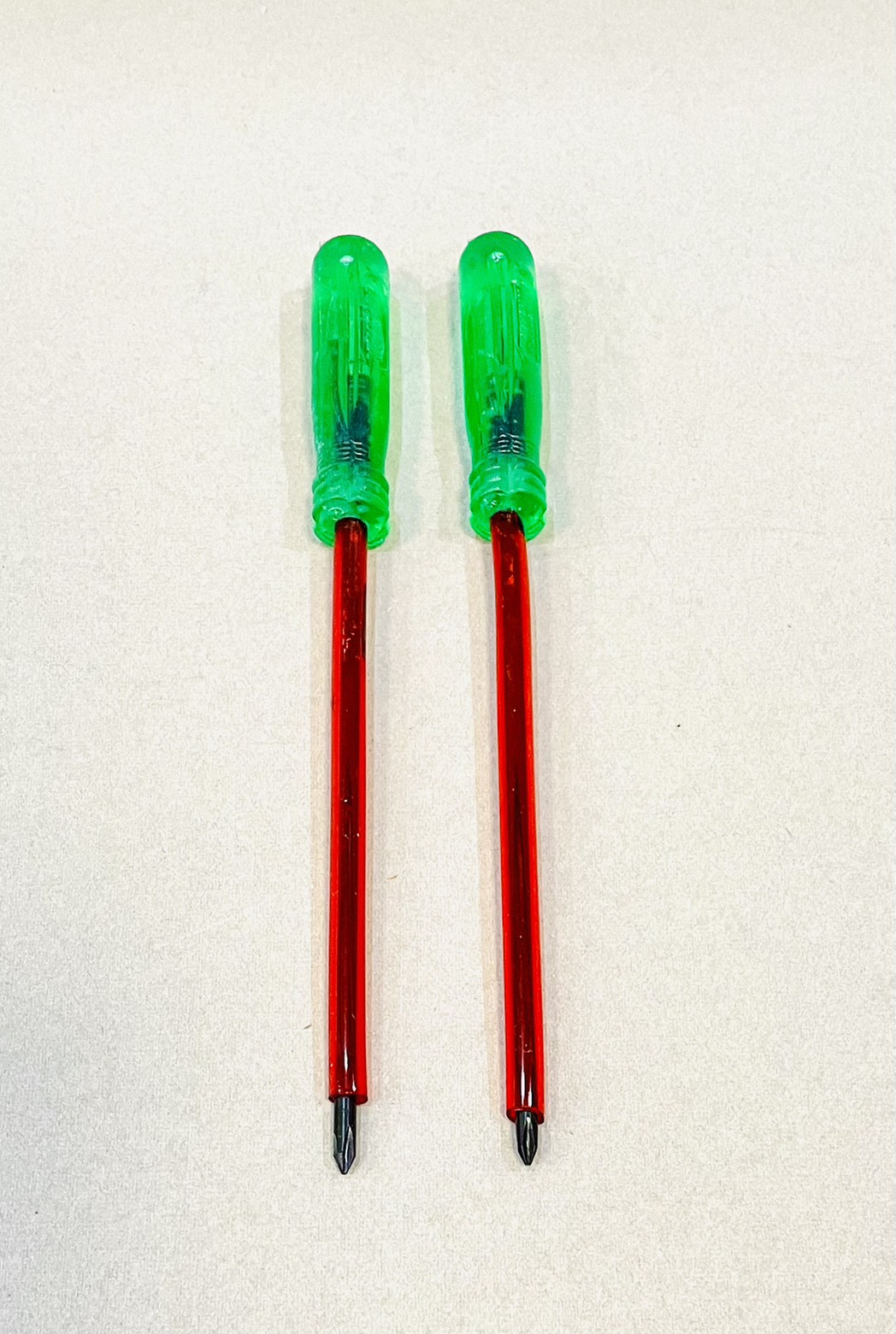 ไขควงหุ้มฉนวนเล็ก 3 มิล ด้ามเขียว WoldChamp (+)