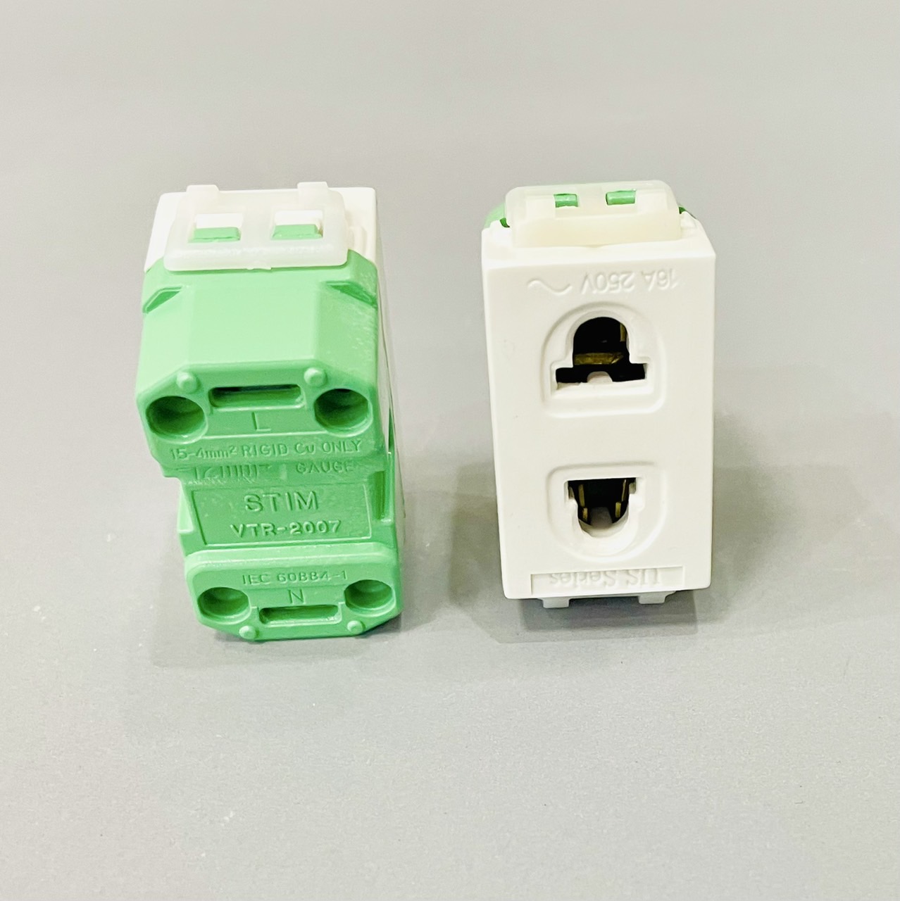 ปลั๊กฝัง รุ่นใหม่ YL1091K/US series