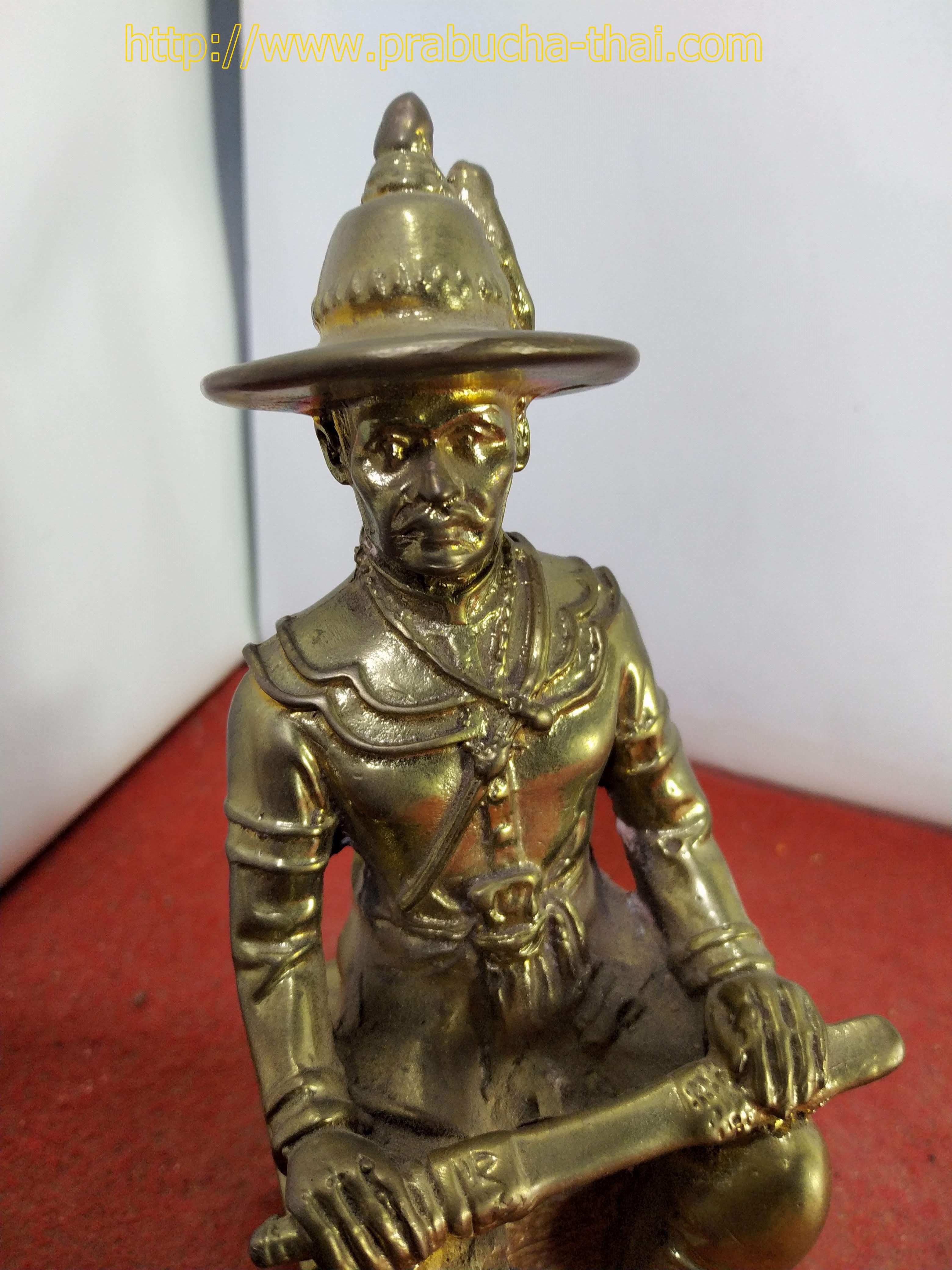 พระบรมรูปจำลอง สมเด็จพระเจ้าตากสินมหาราช เนื้อทองเหลือง