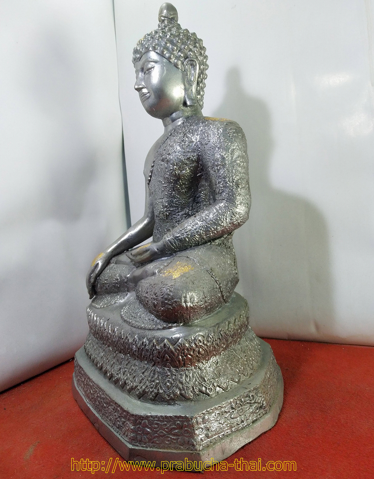 พระเชียงแสน ปางชนะมาร ห่มจีวรลายดอกพิกุล หน้าตัก 9 นิ้ว