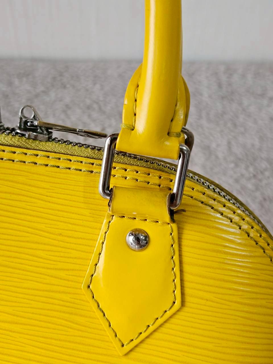 LV Alma BB EPI สีเหลือง