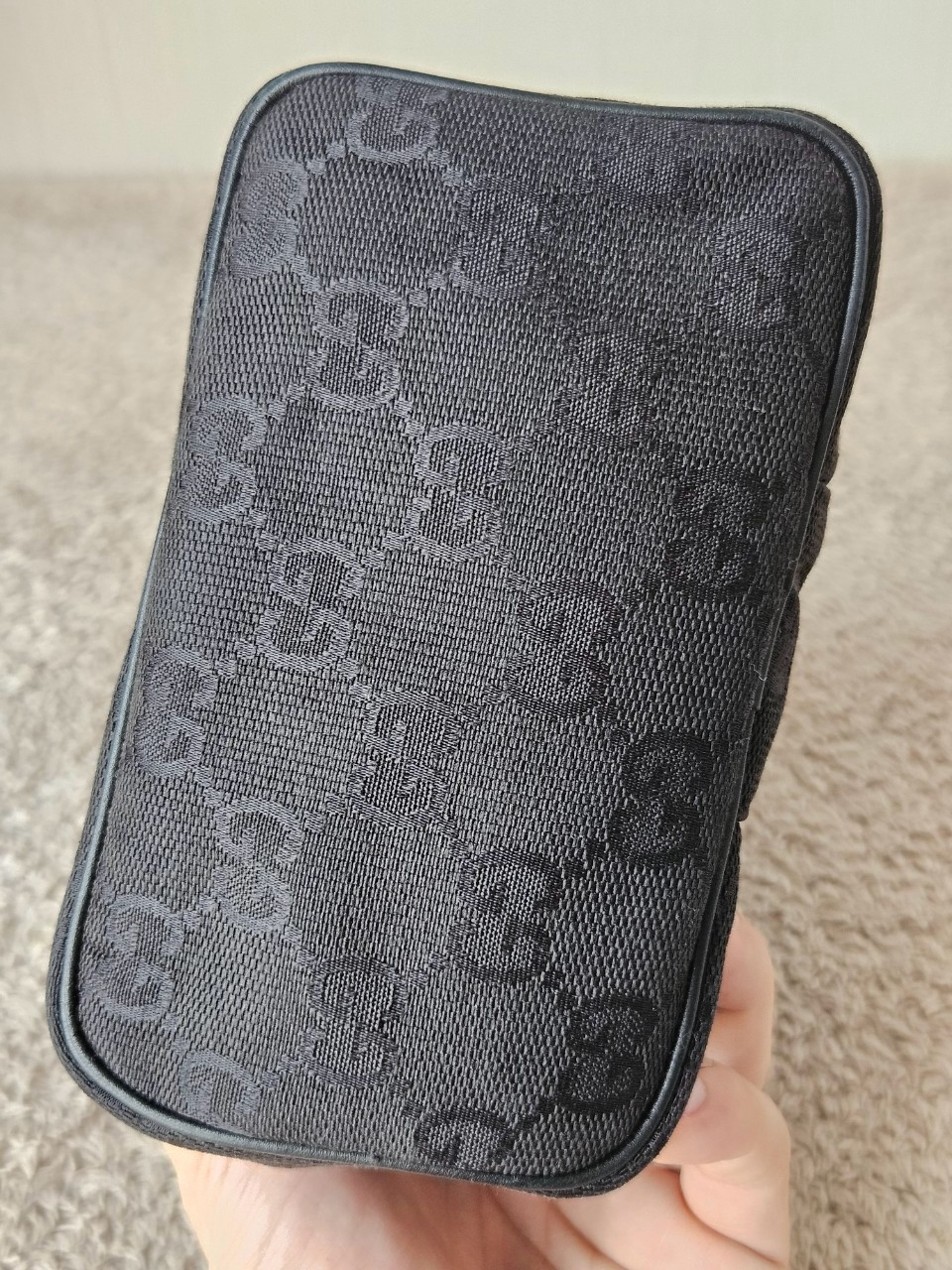 Gucci GG Canvas Pouch Black 6x8นิ้ว