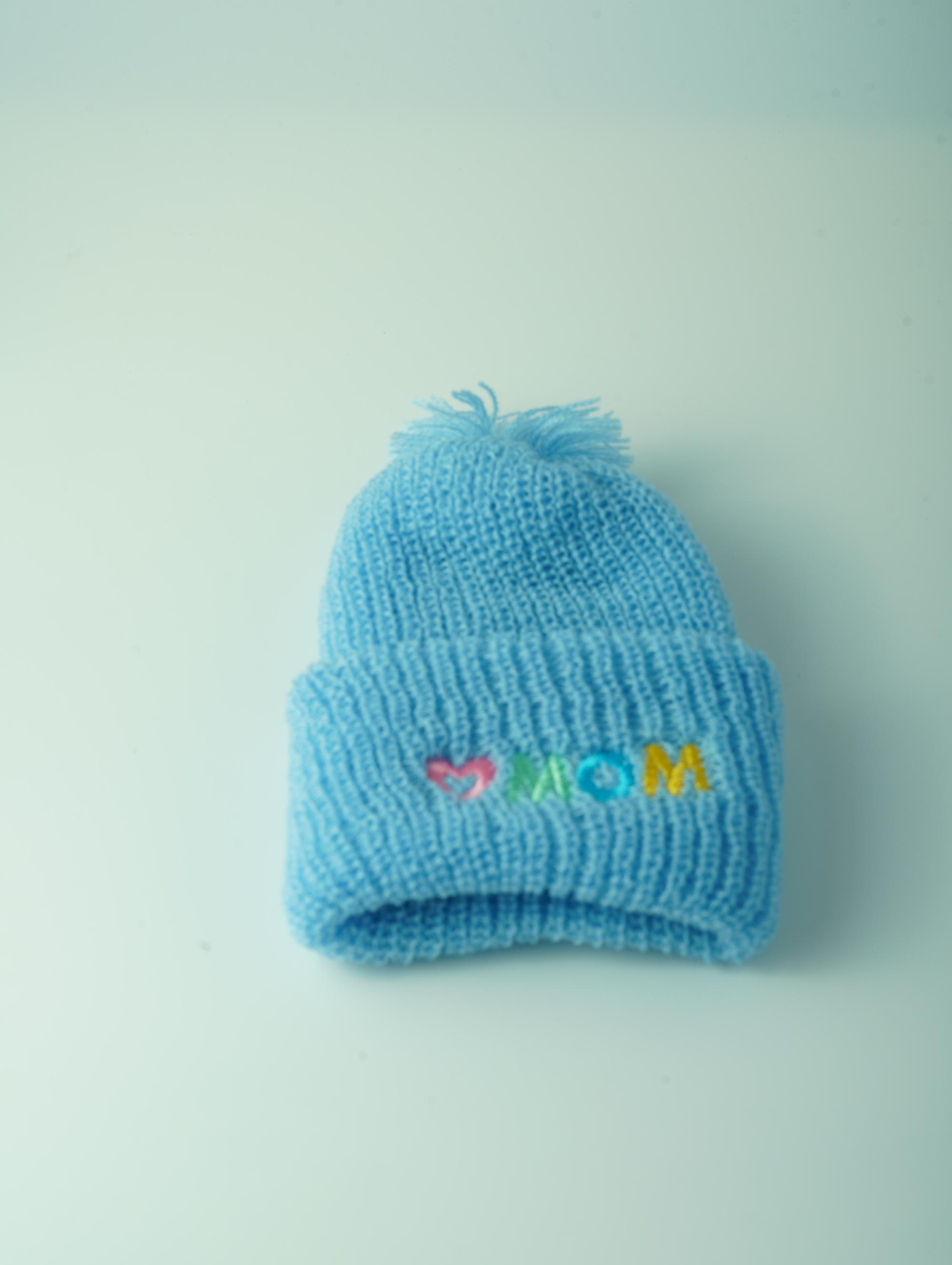 ขายส่ง หมวกไหมพรมเด็กแรกเกิด รุ่นหมวกพื้นสี ปักMOM (ราคาต่อโหล) nongnini1988