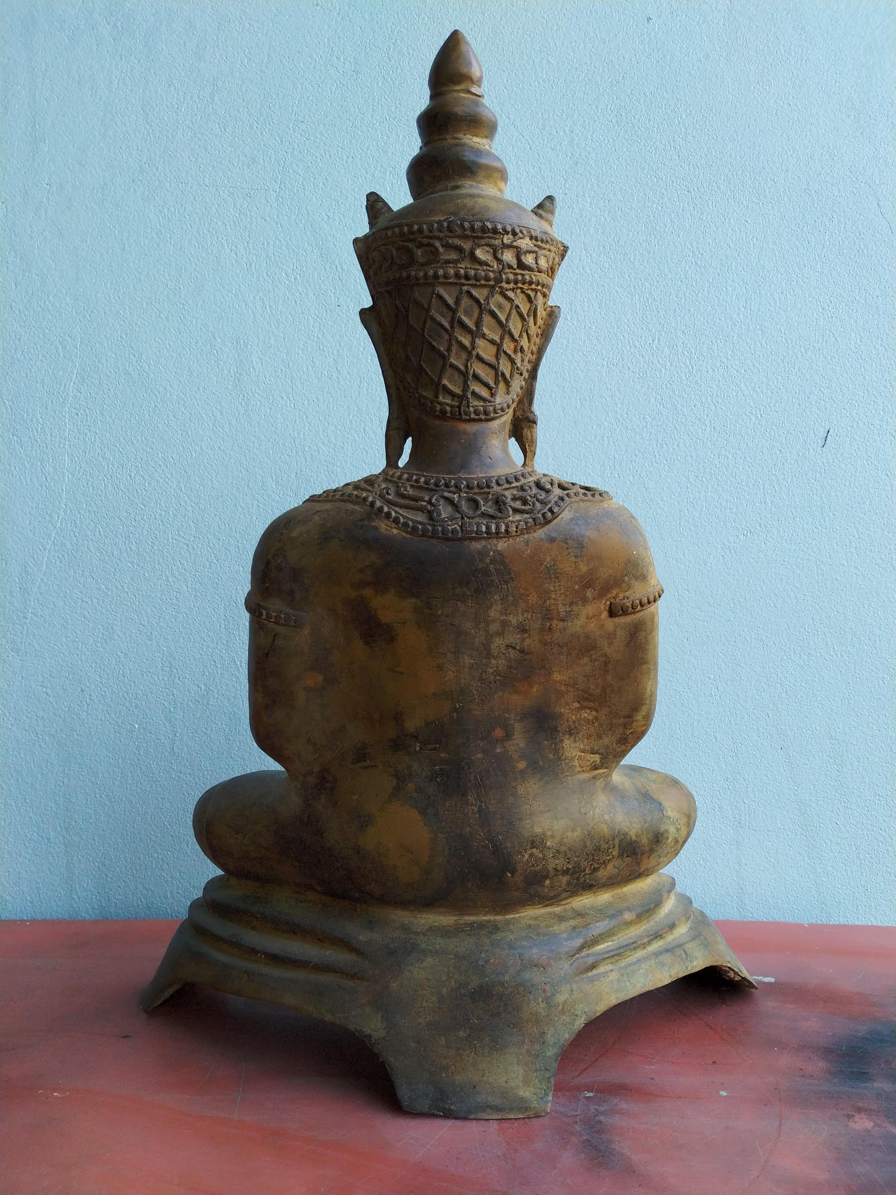 พระอู่ทอง ทรงเครื่อง หน้าตัก 11 นิ้ว เนื้อโลหะสำริดสภาพเก่า
