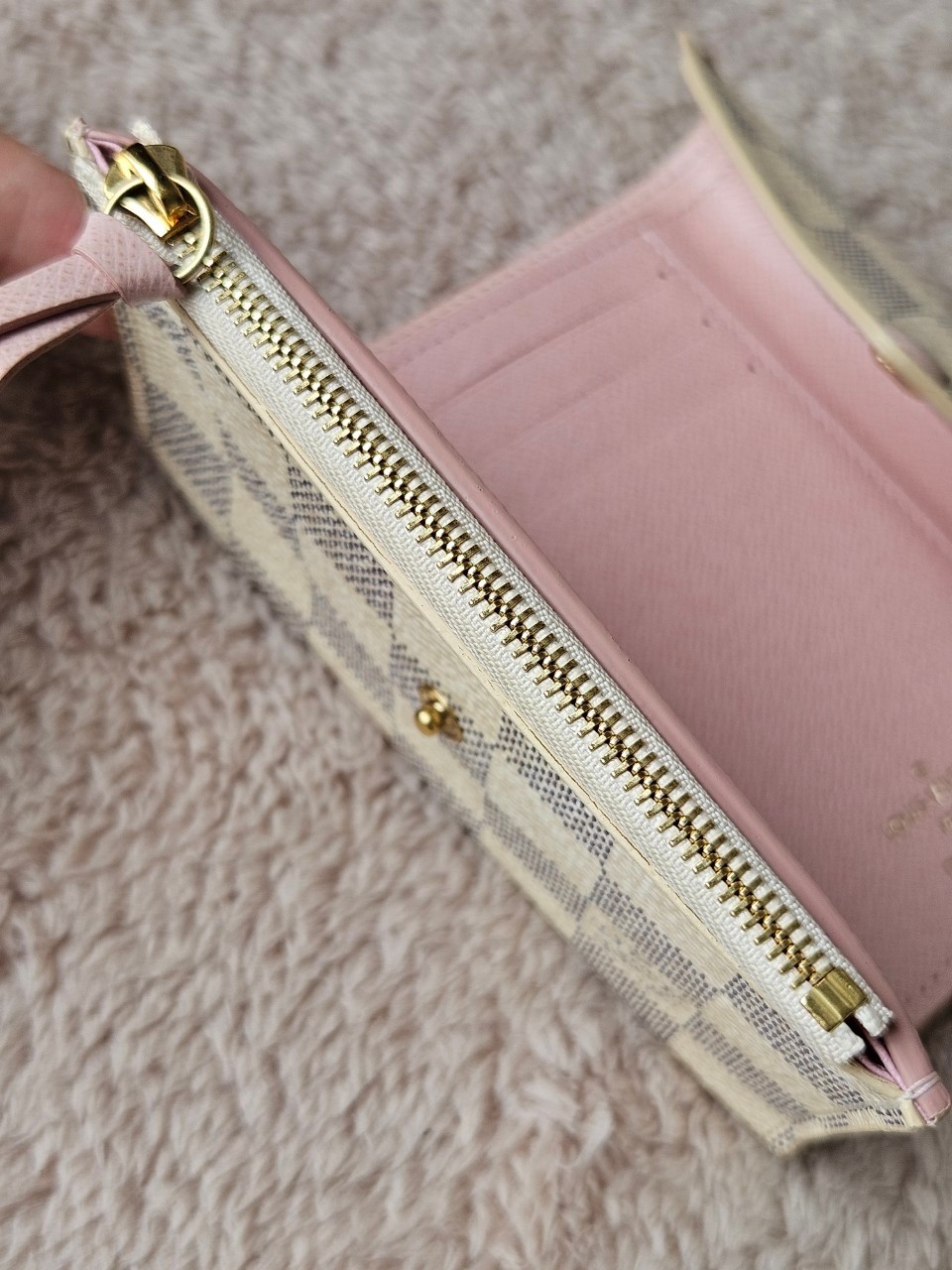 LV Victorie Azur ปี21 microchip