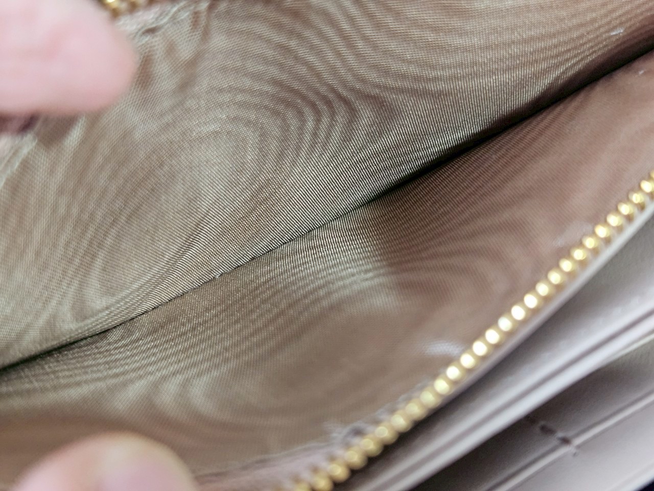 Prada 1ML506 Zippy สีนู๊ด