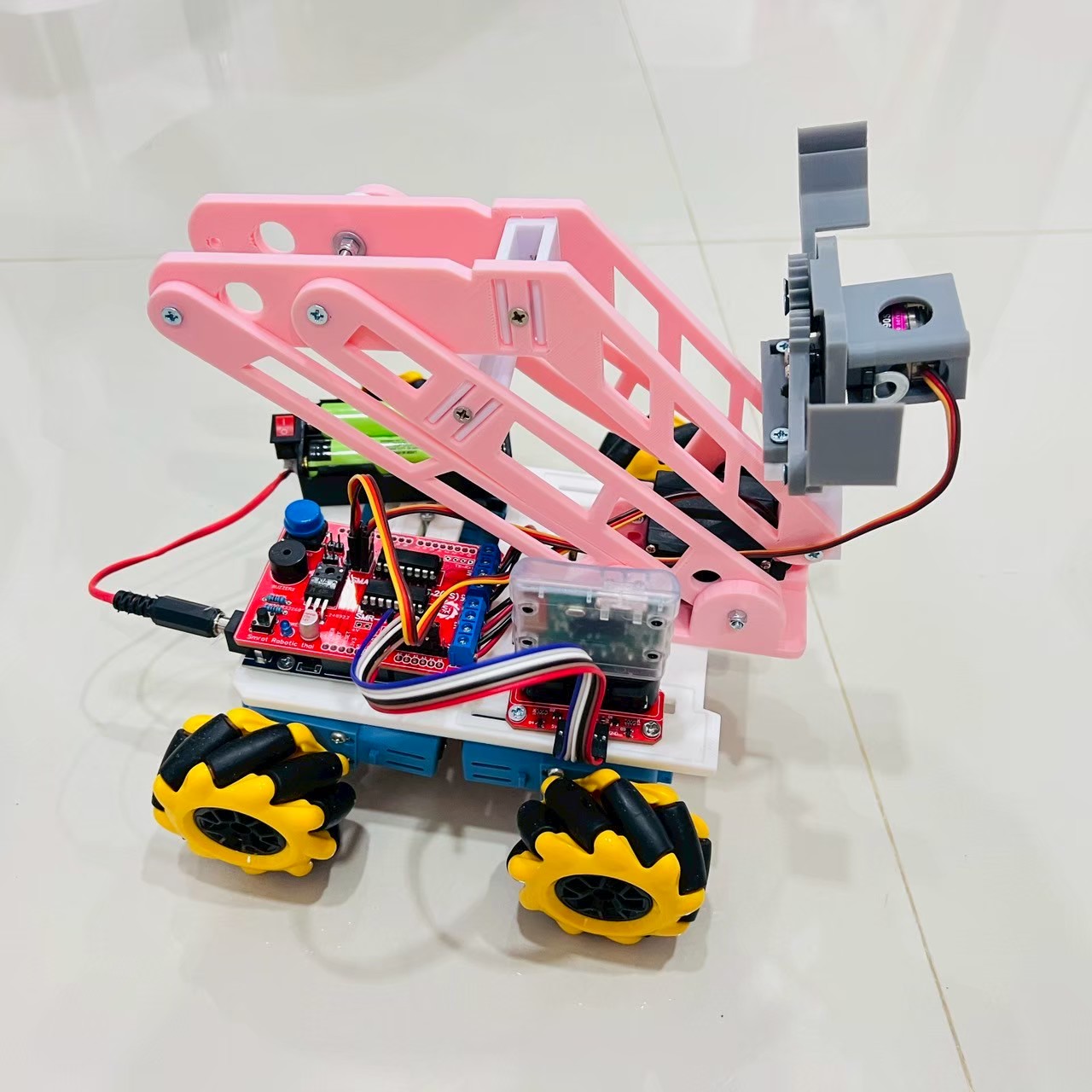 หุ่นยนต์บังคับแบบผสม สพฐ.แบบล้อสไลด์ข้างได้(ประกอบเอง)