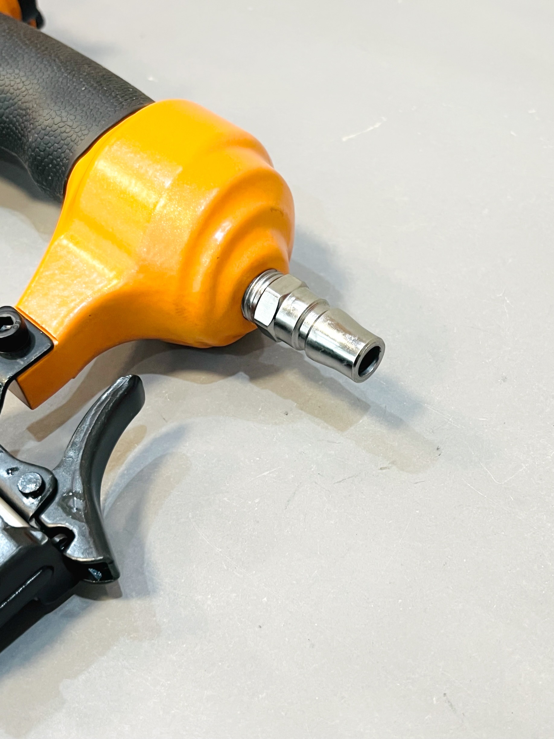 ปืนยิงตะปูลมขาเดี่ยว F-30 พัมคิน