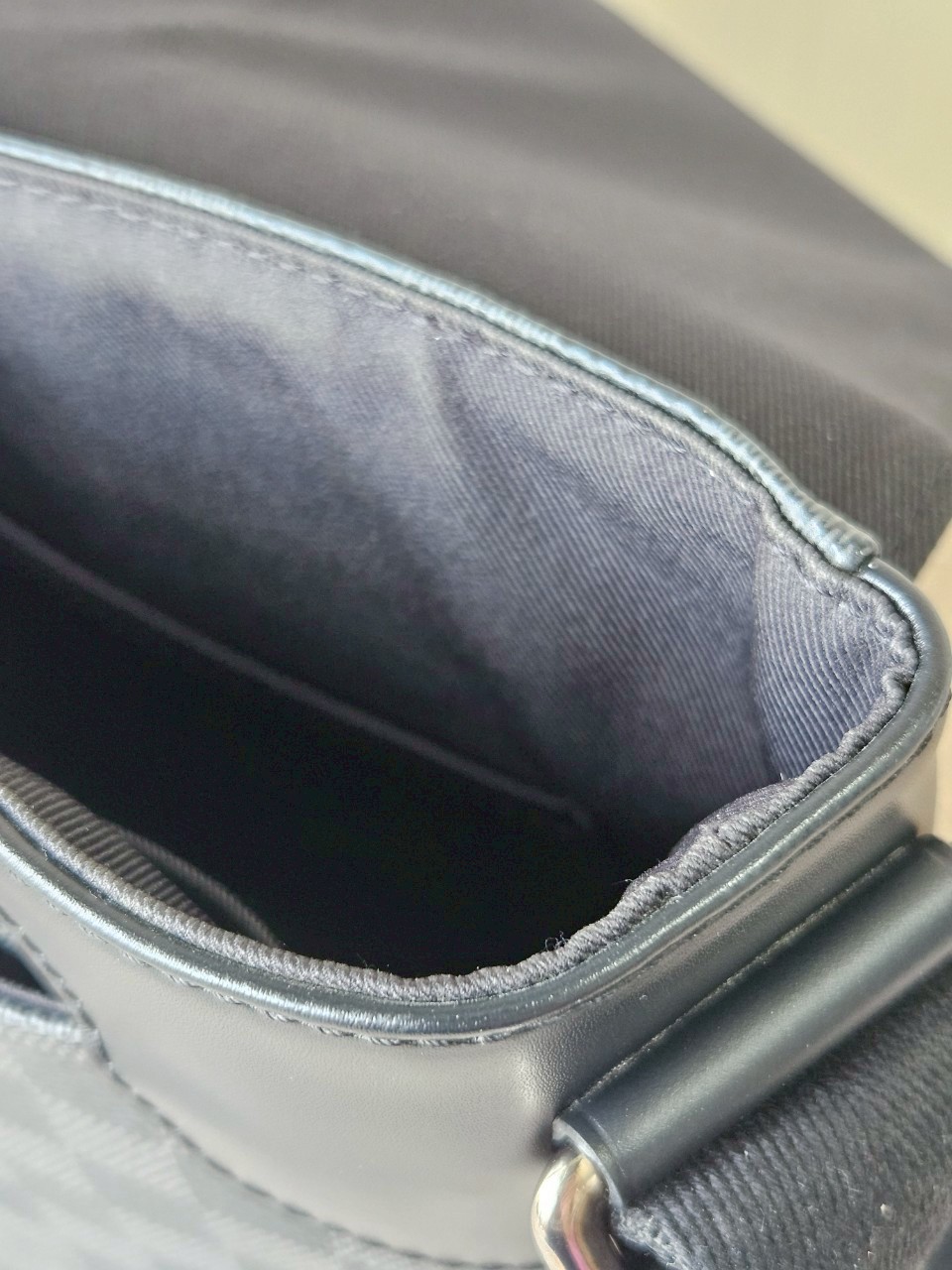 LV District Damier Graphite MM