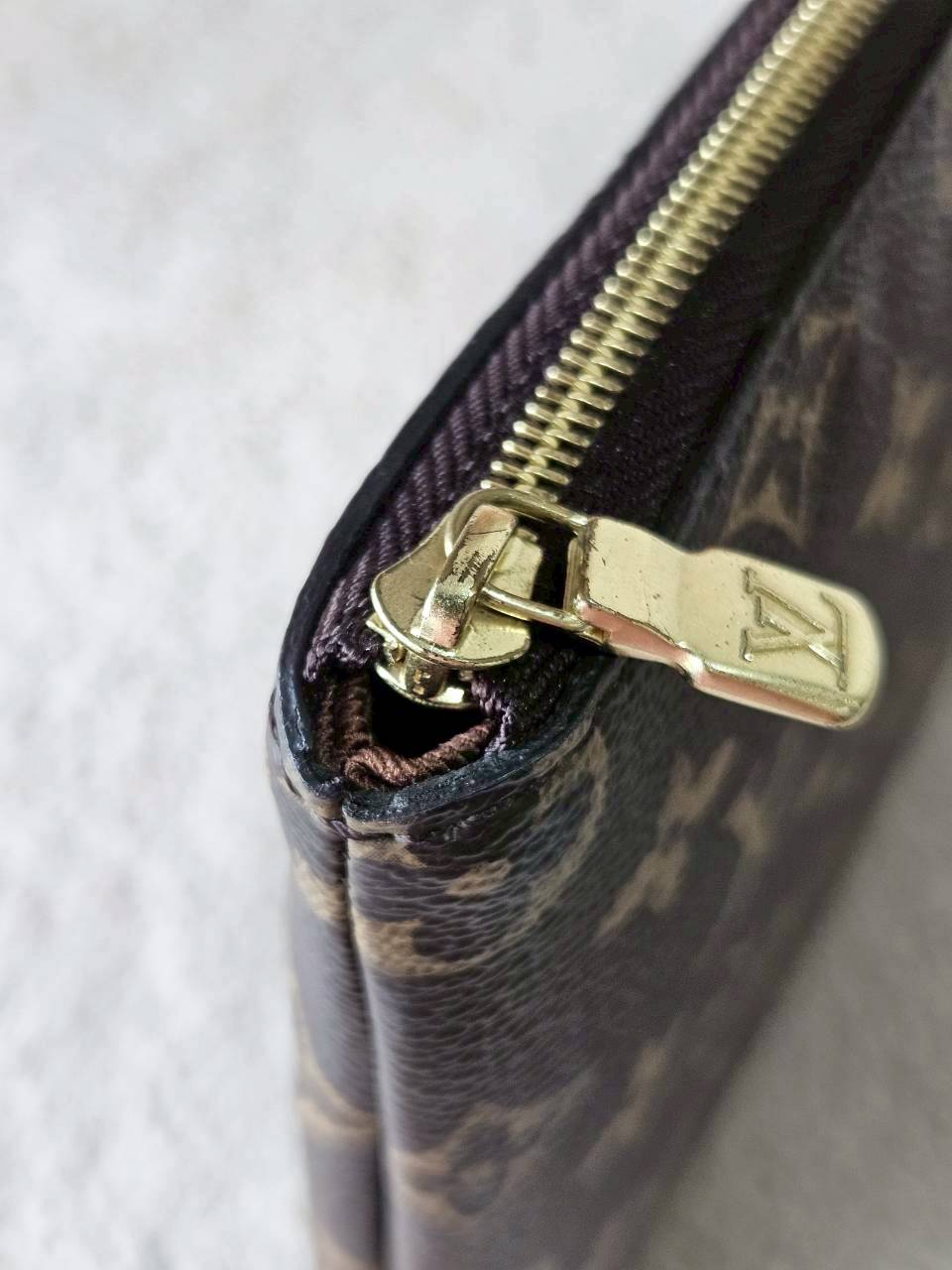 LV m44499 Etui Voyage MM Pouch microchip