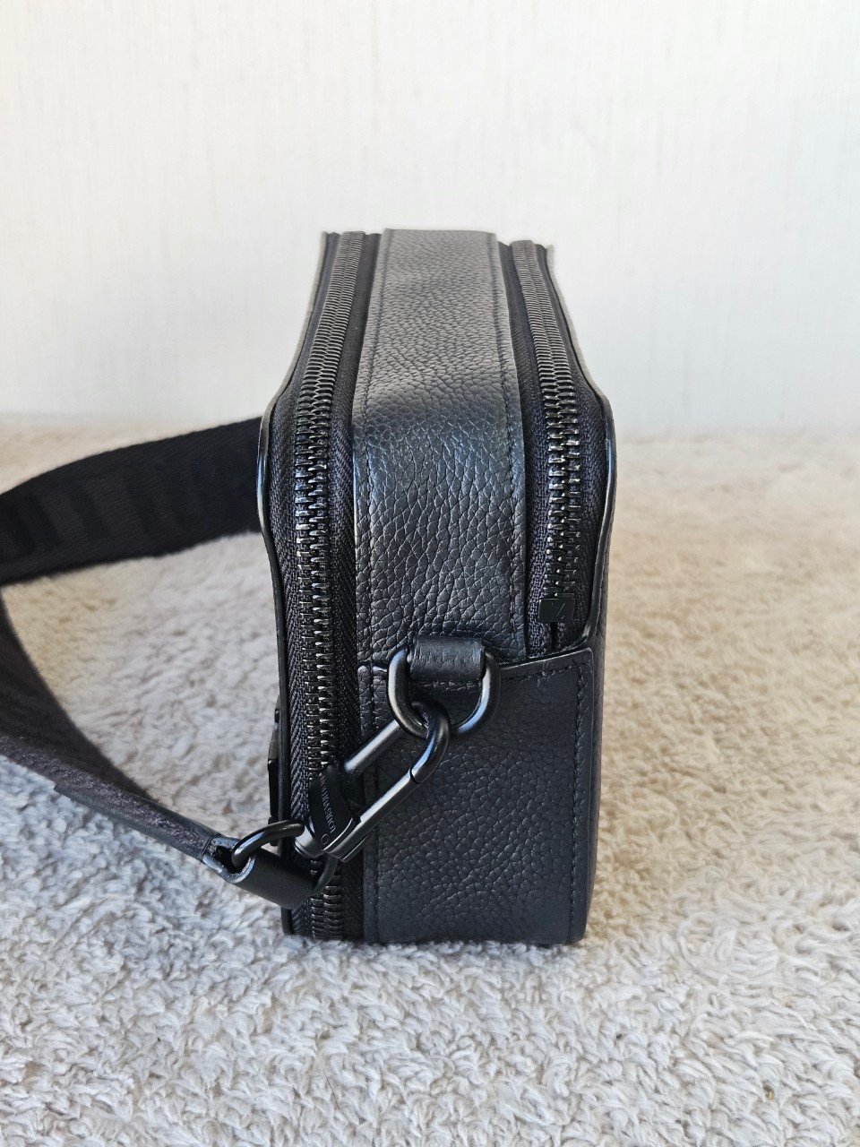 LV M59161 Alpha Wearable Wallet