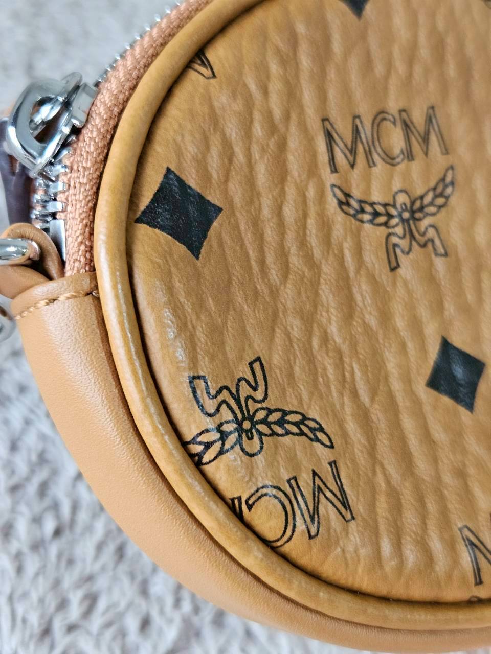 MCM Essential Pouch Orginal Black White