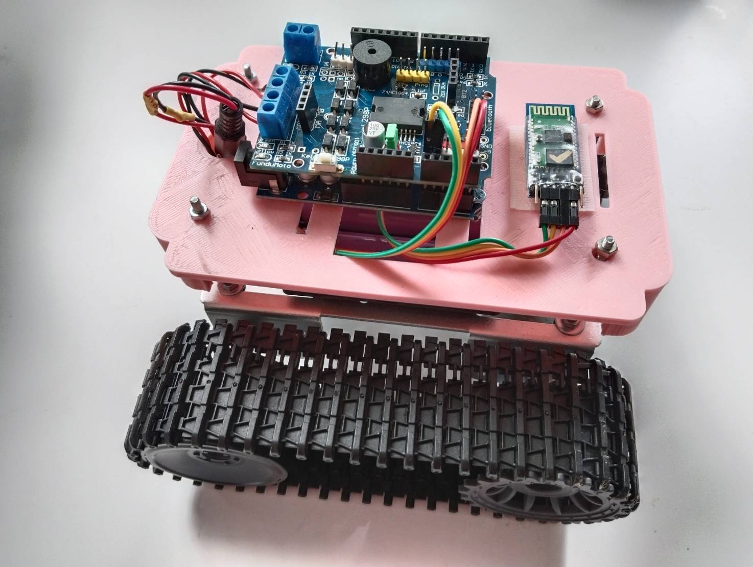 หุ่นยนต์บังคับผ่านแอพพลิเคชั่น รุ่นสายพาน Ex