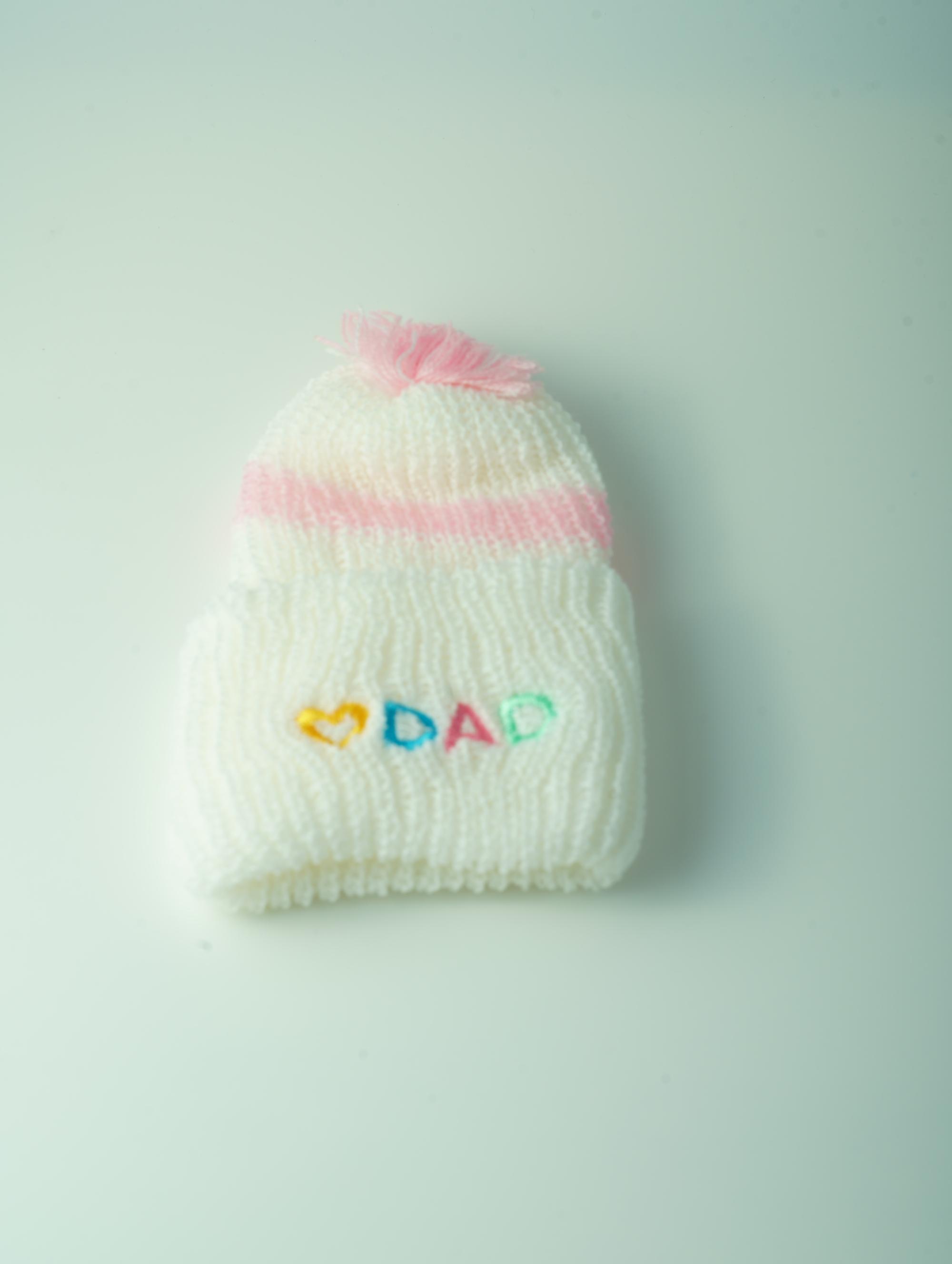 ขายส่ง หมวกไหมพรมเด็กแรกเกิด รุ่นขาวริ้ว-ปักDAD (ราคาต่อโหล) nongnini1988