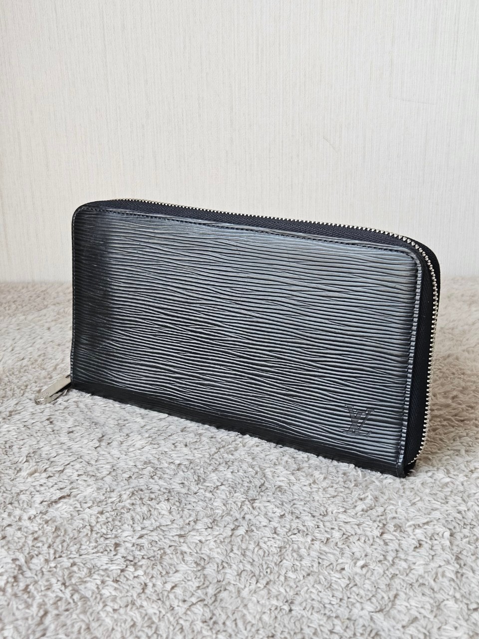 LV EPI Zippy Organizer Long Wallet
