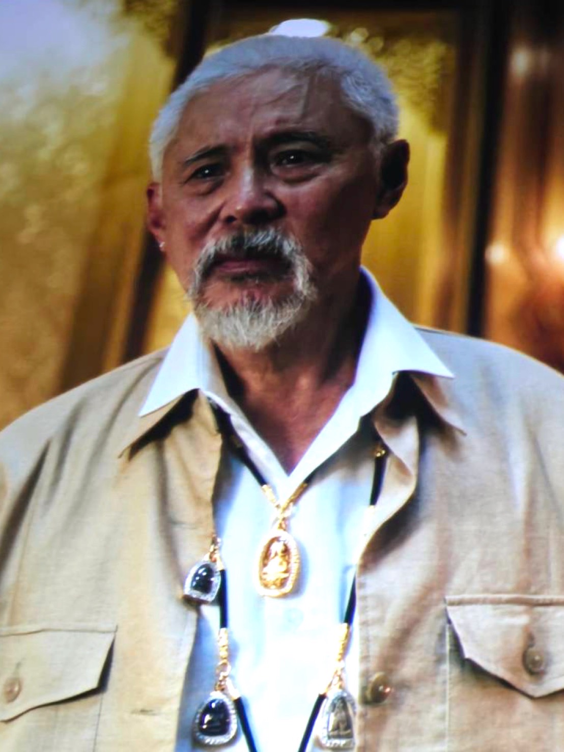 ปิตดารุ่นเหนือบารมี เนื้อผงผสมมวลสารเก่า ฐาน+ซุ้มชุบทอง