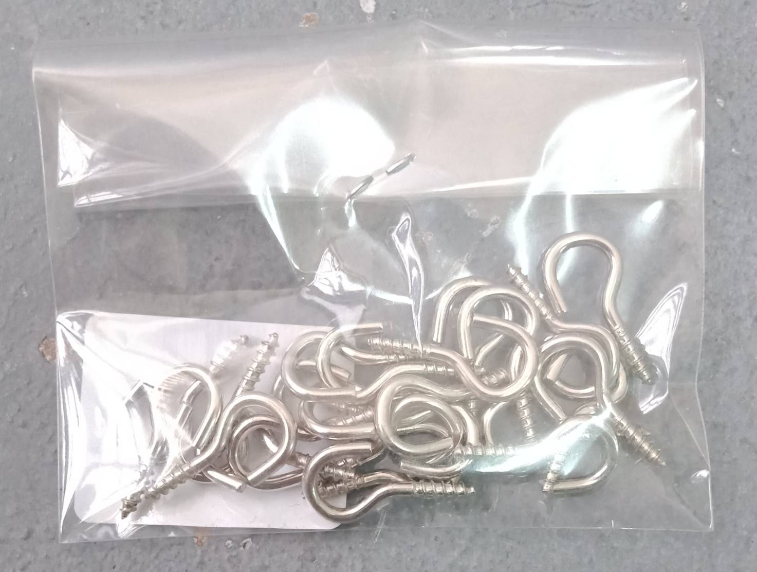 ตะขอแขวนม่าน ตัวผู้ (ห่อเล็ก)