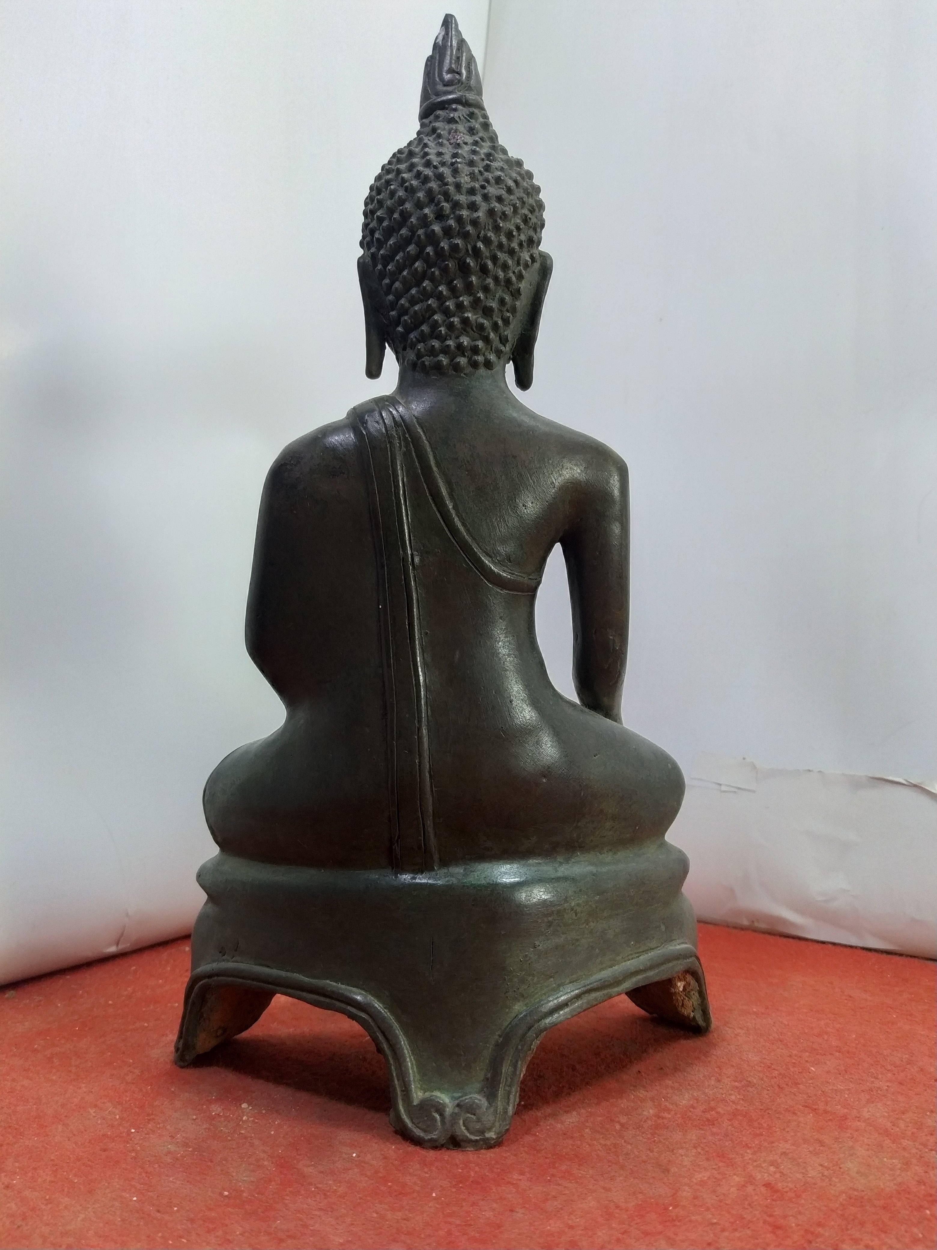 พระกำแพงสามขา วัดเสด็จ กำแพงเพชร