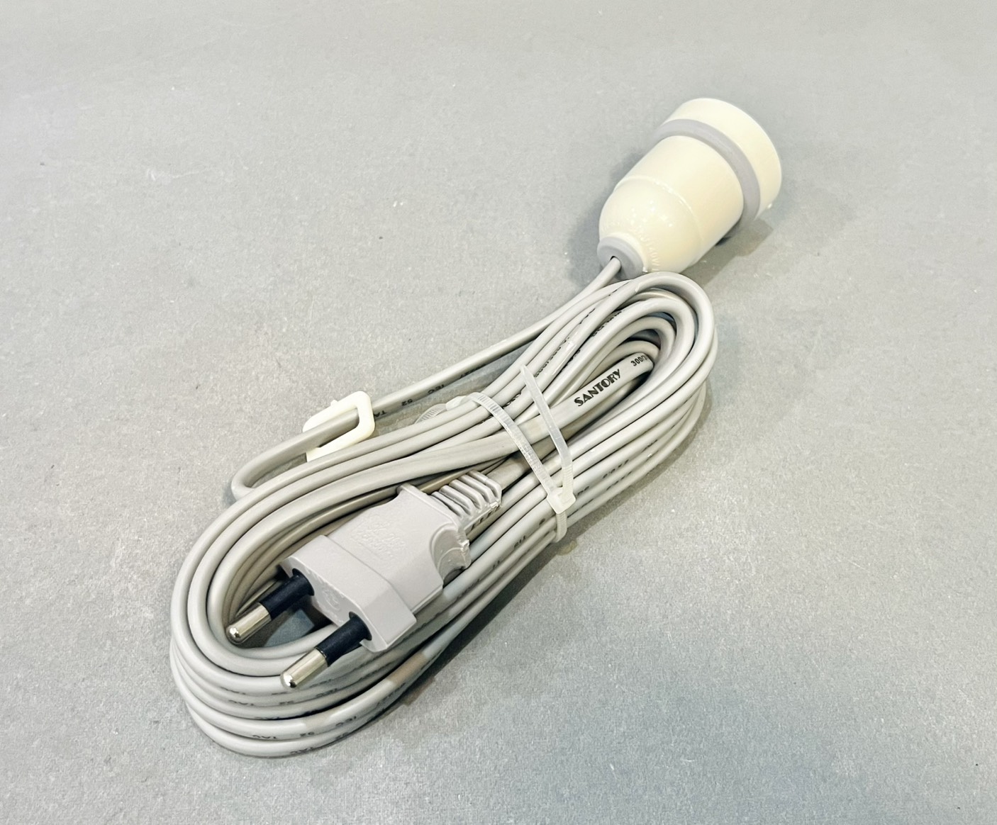 ขั้วห้อยเกลียว พร้อมสายและปลั๊กเสียบ 5ม.