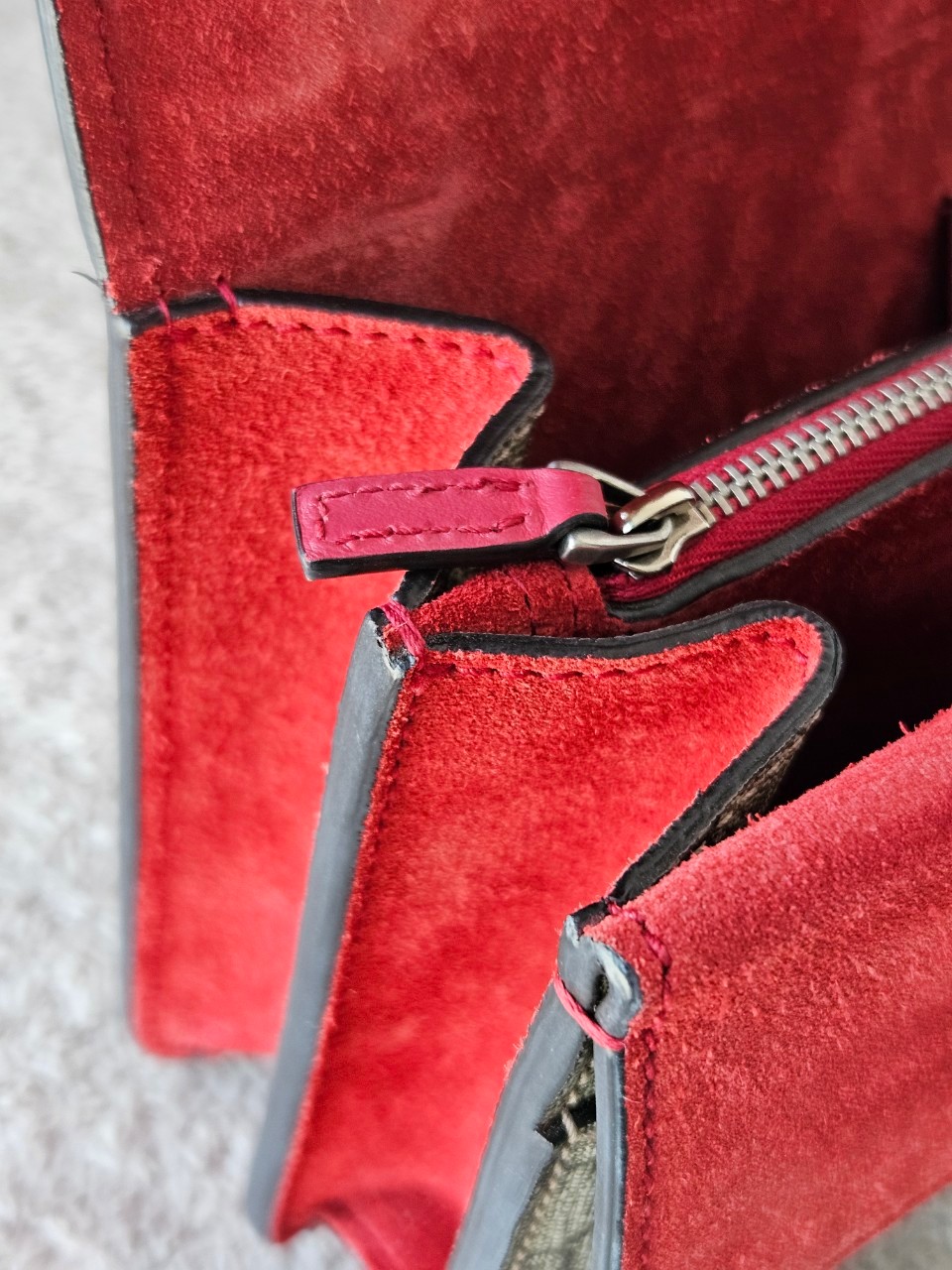 Gucci Dionysus Small ปีกแดง