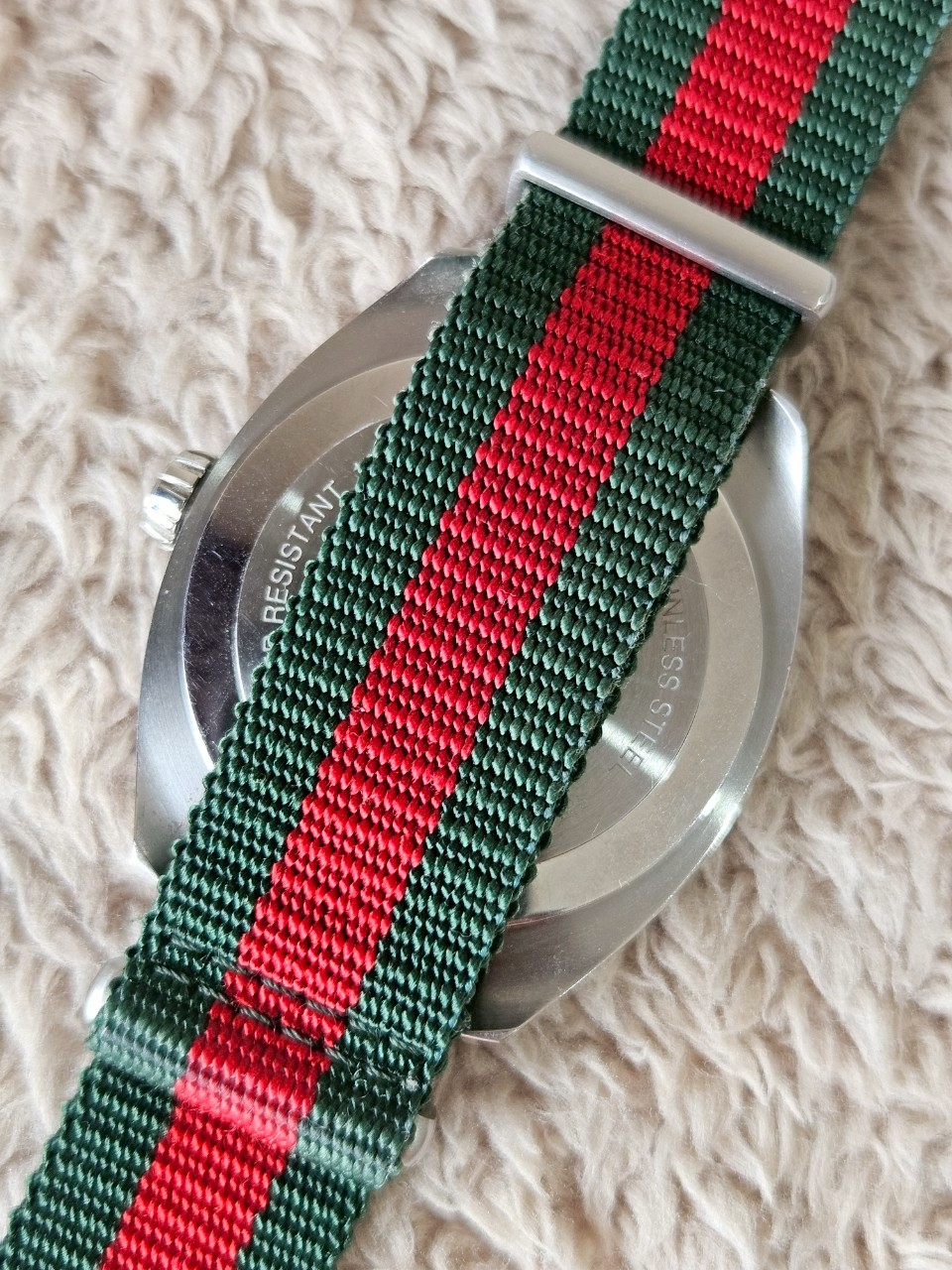 Gucci GG2570 Black Dial Watch สายเขียวแดง